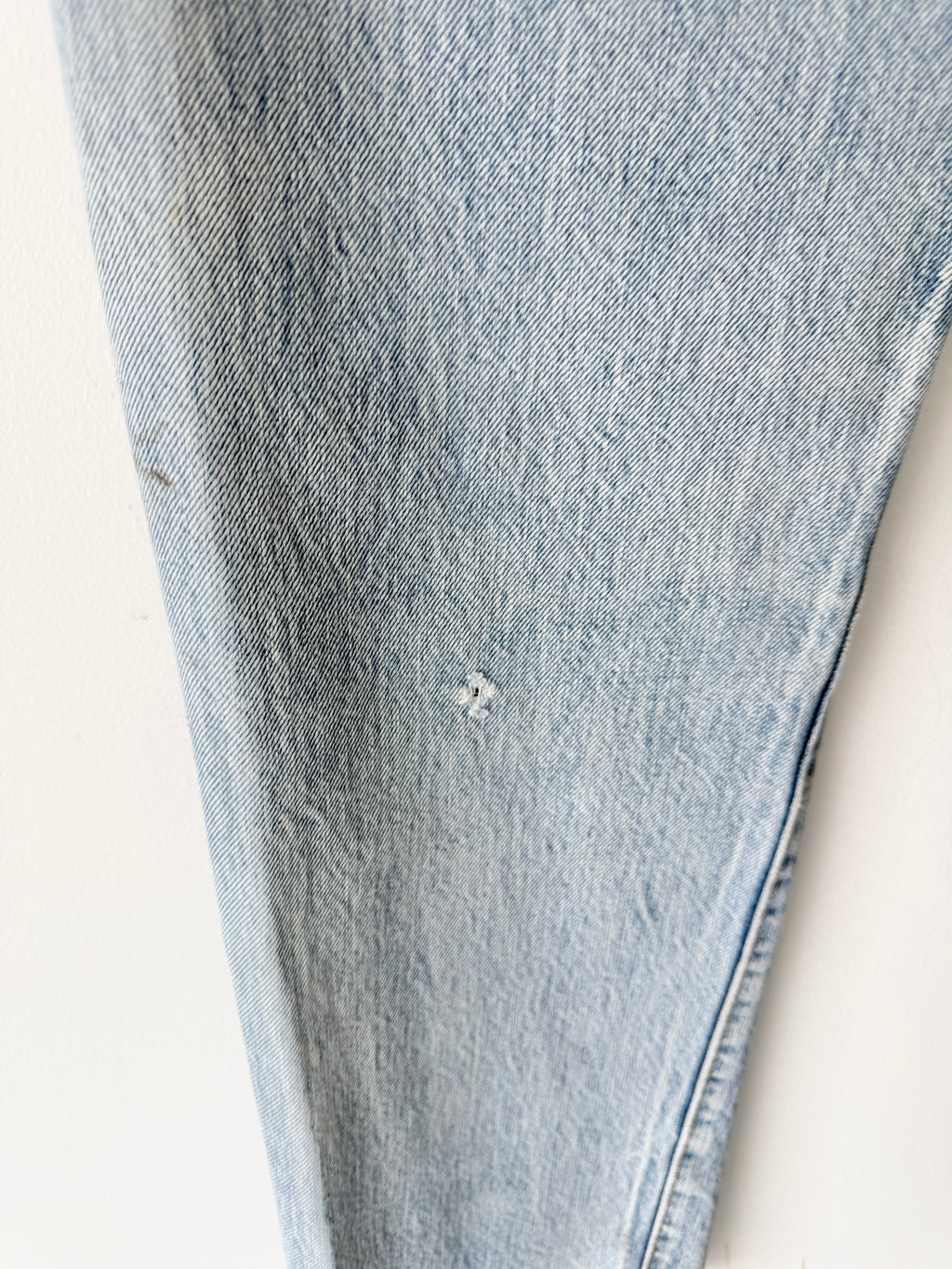 Selvedge W27 L30 vintage Levis 501 26/27” measured light blue faded 80s USA Levi’s 501s