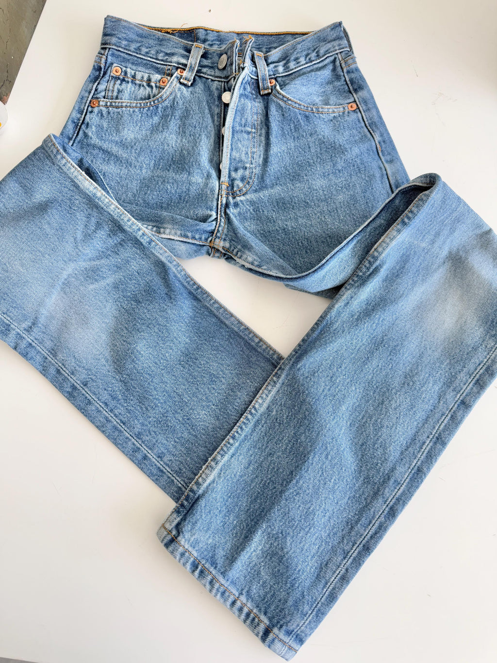 Levis 501 vintage w23 L29 medium blue 501s made 90s straight leg jeans 501 22”/23” waist (febuk)