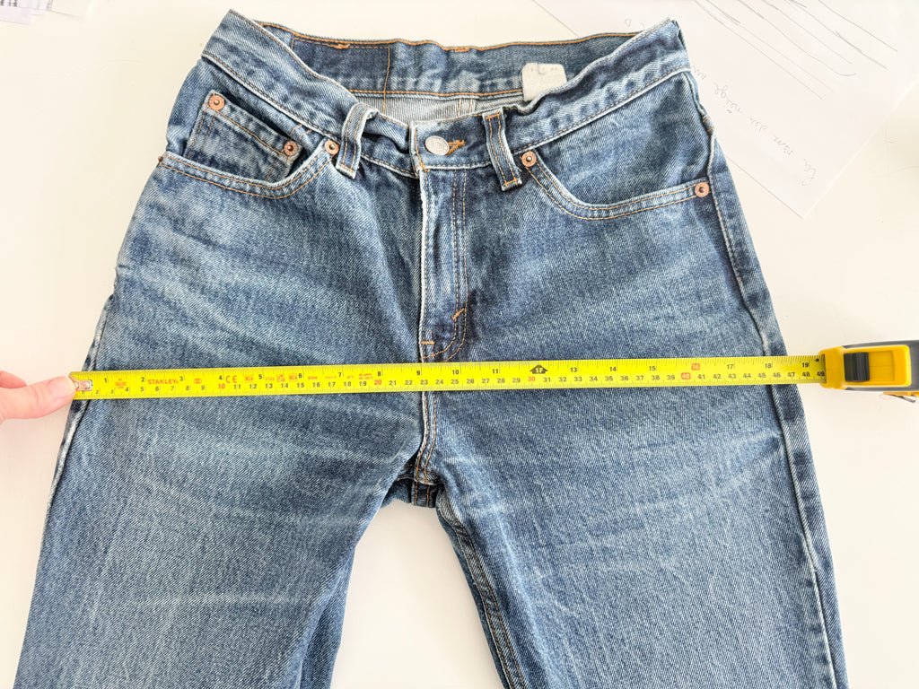W25 L29 vintage Levis 517 24-25”” measured dark faded blue 90s USA 517s