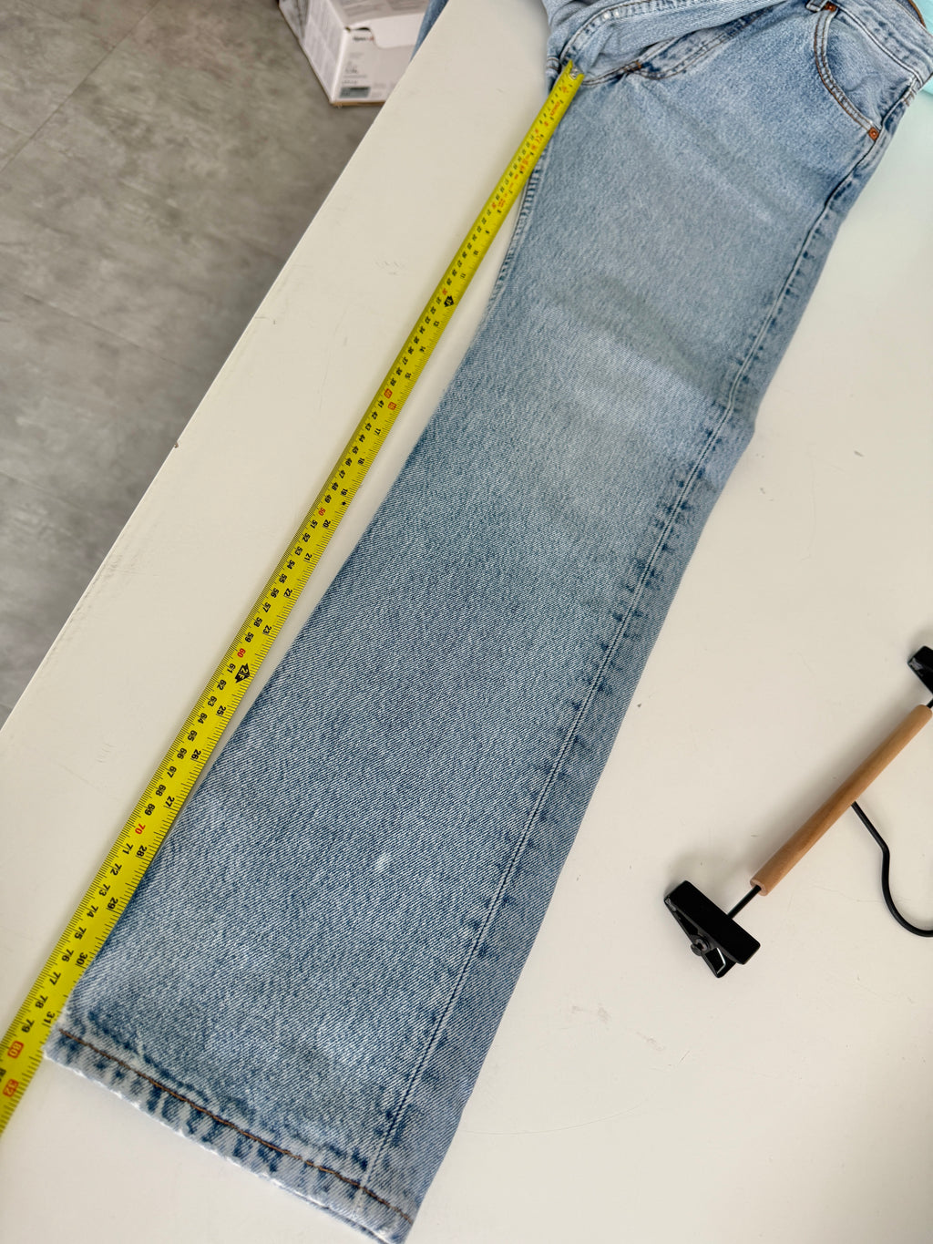 W26 L31 vintage Levis 501 25-26” light blue 90s Levi’s 501s