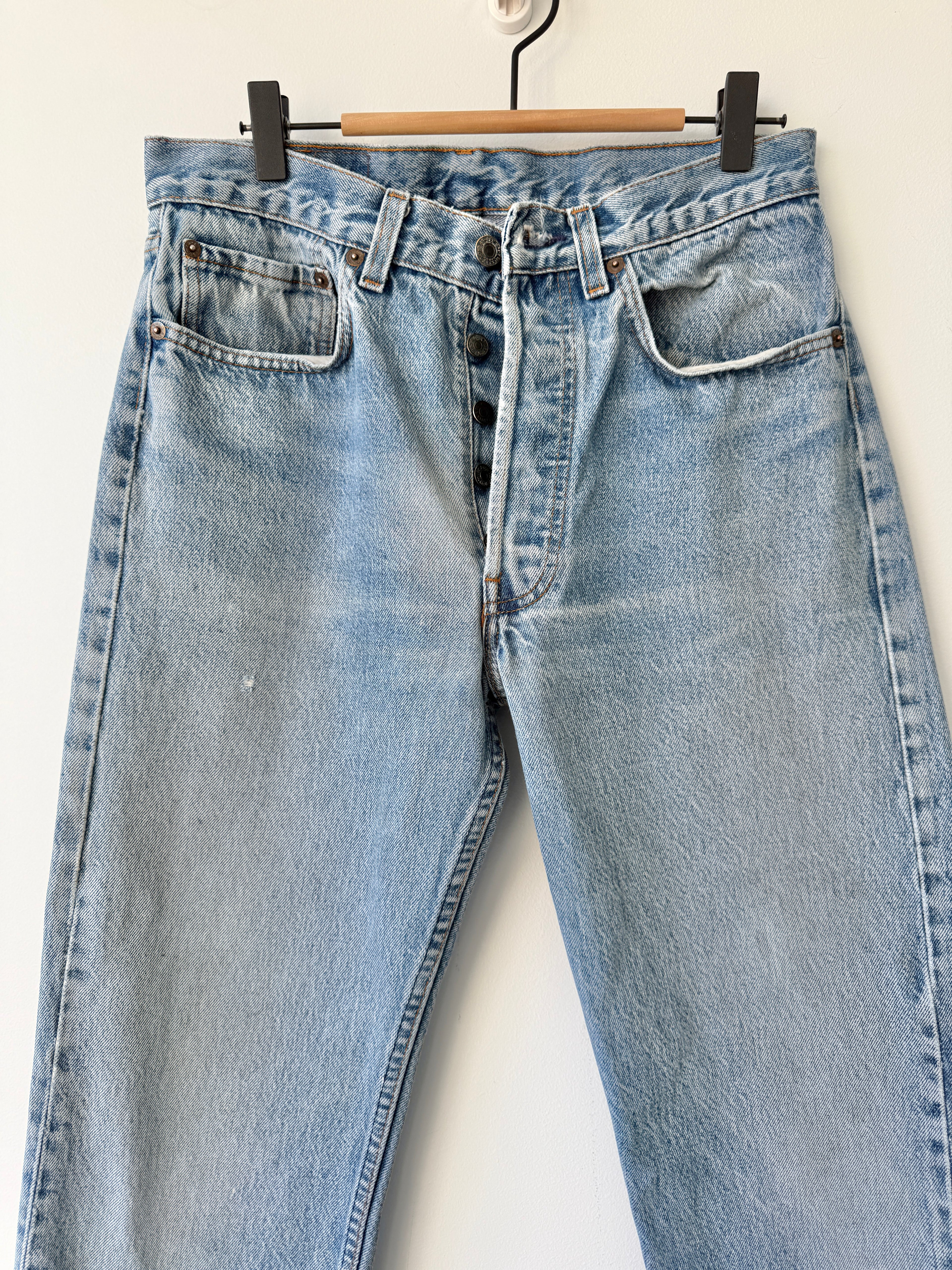 W29 L32 vintage Levis 501 28-29” light blue 80s USA Levi’s 501s