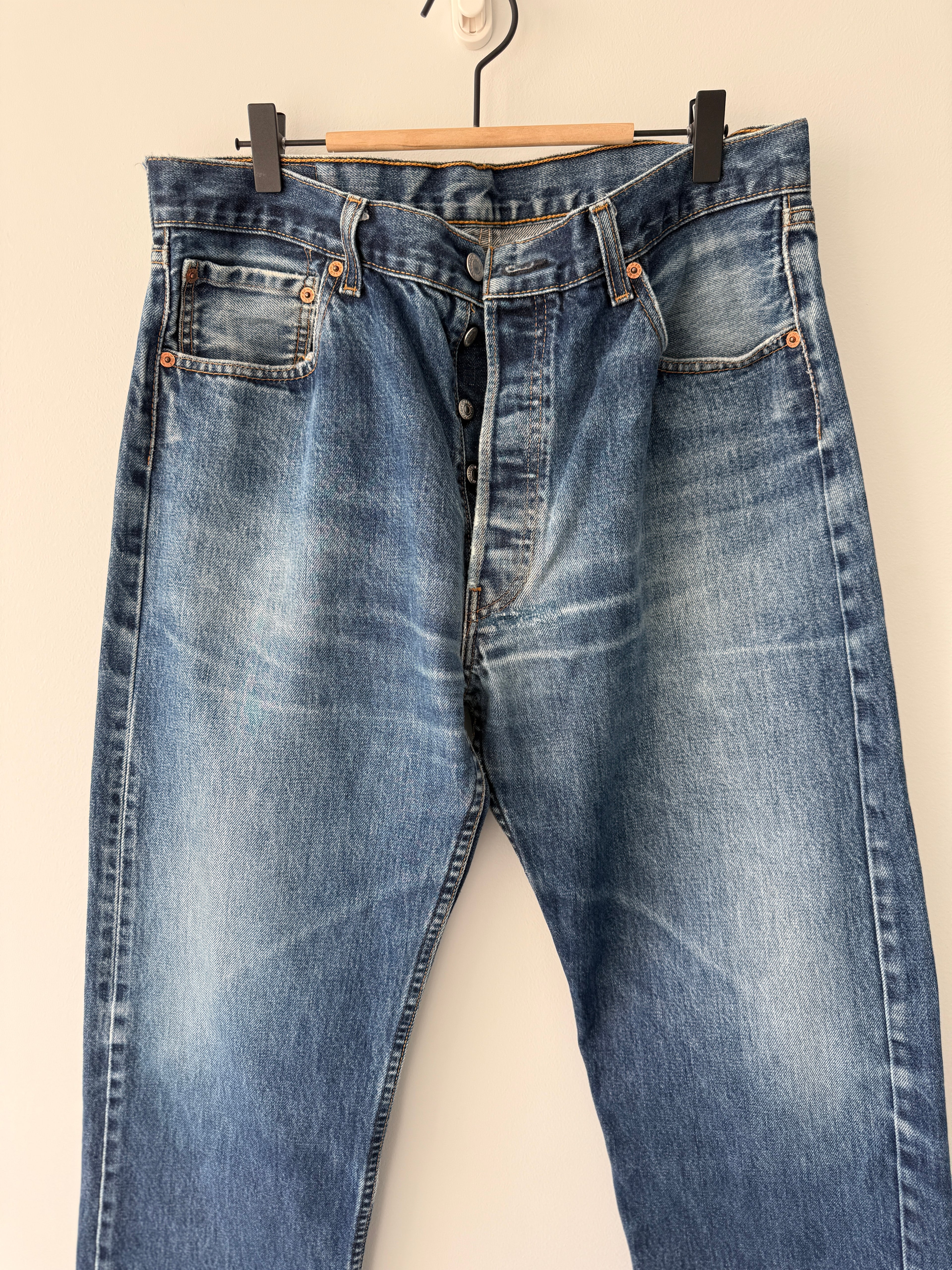 W33 L29 vintage Levis 501 32-33”” measured dark indigo denim whiskers Y2K 501s