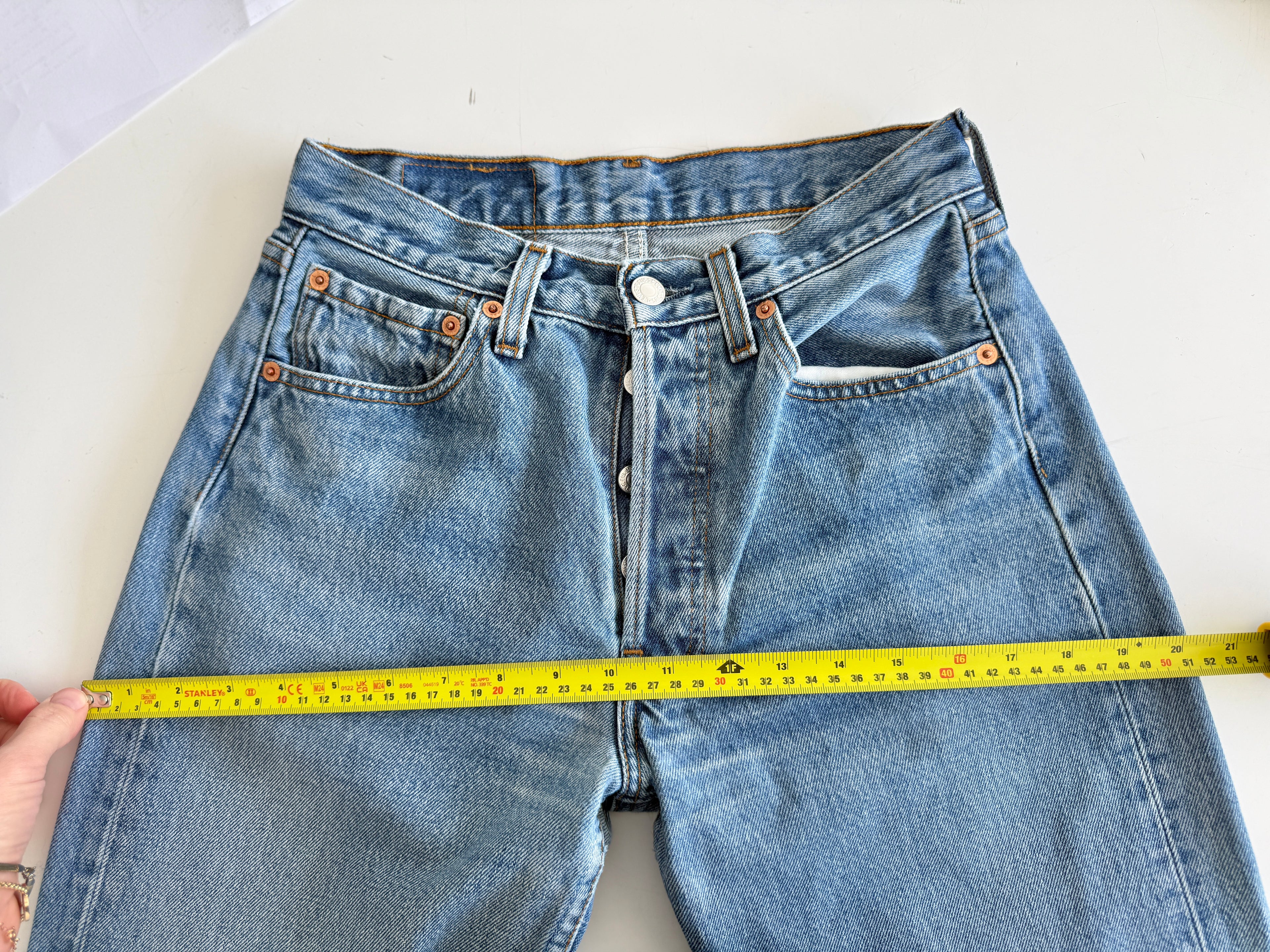 W26 L30 vintage Levis 501s 25-26” measured medium blue faded blue Y2K Levi’s 501s
