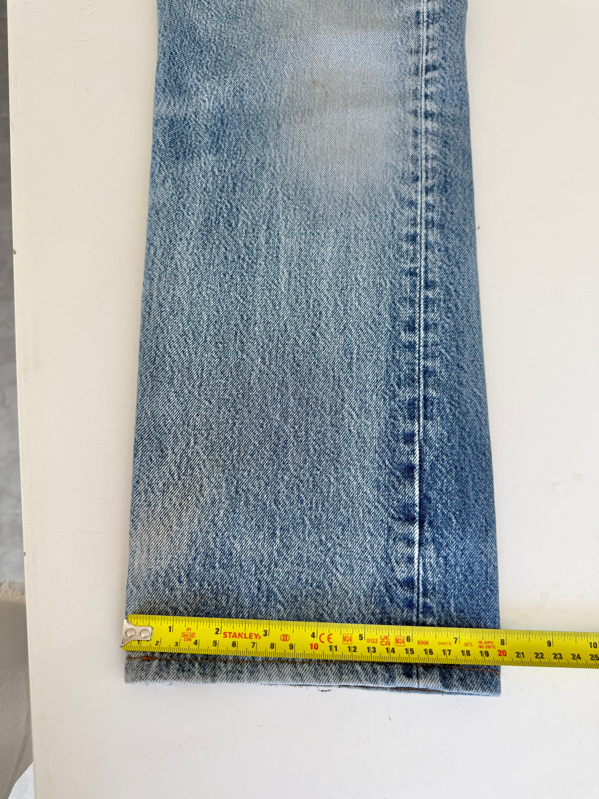 W32 L30 vintage Levis 501s 31/32” measured medium light blue fade 501s 80s