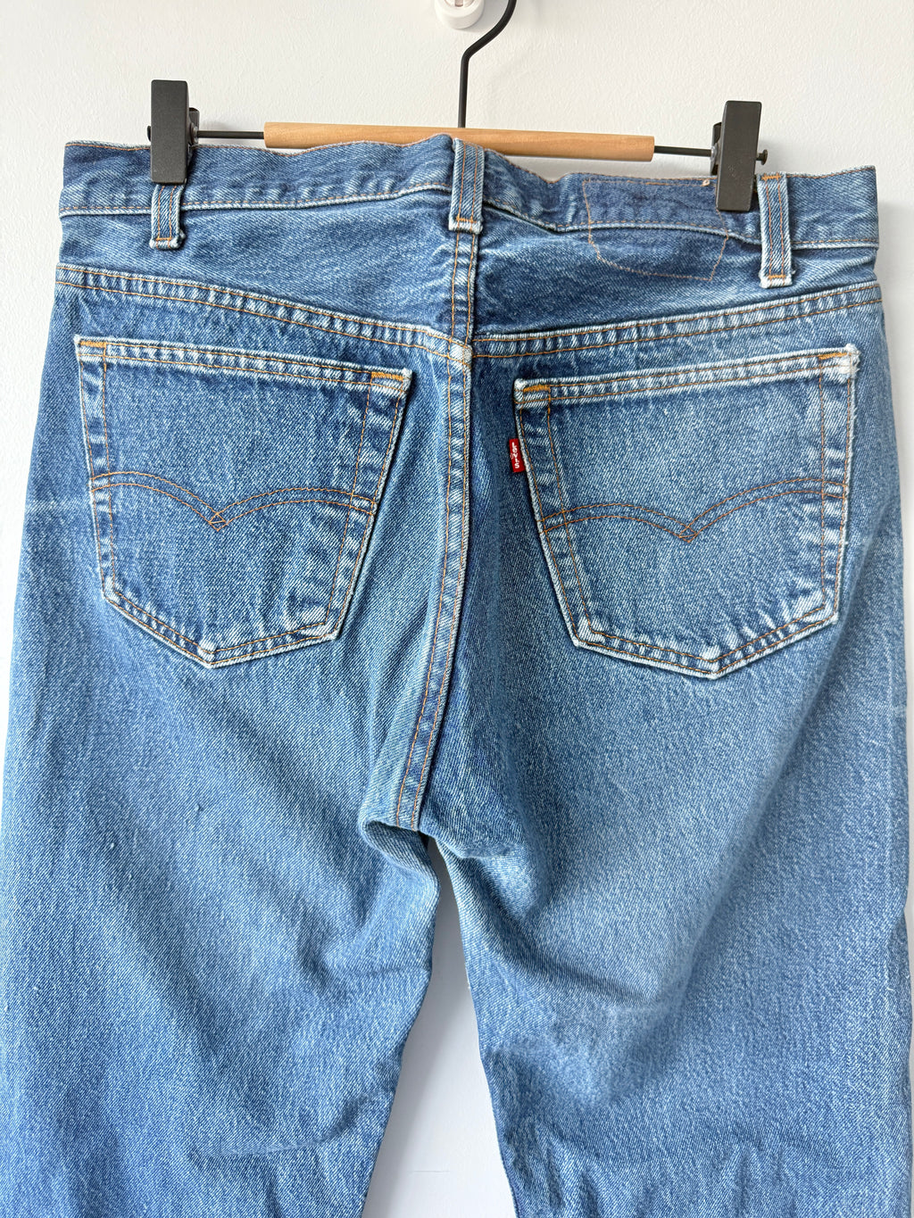 W30 L27 vintage Levis 501 29-30” measured dark raw blue faded made in USA 80s