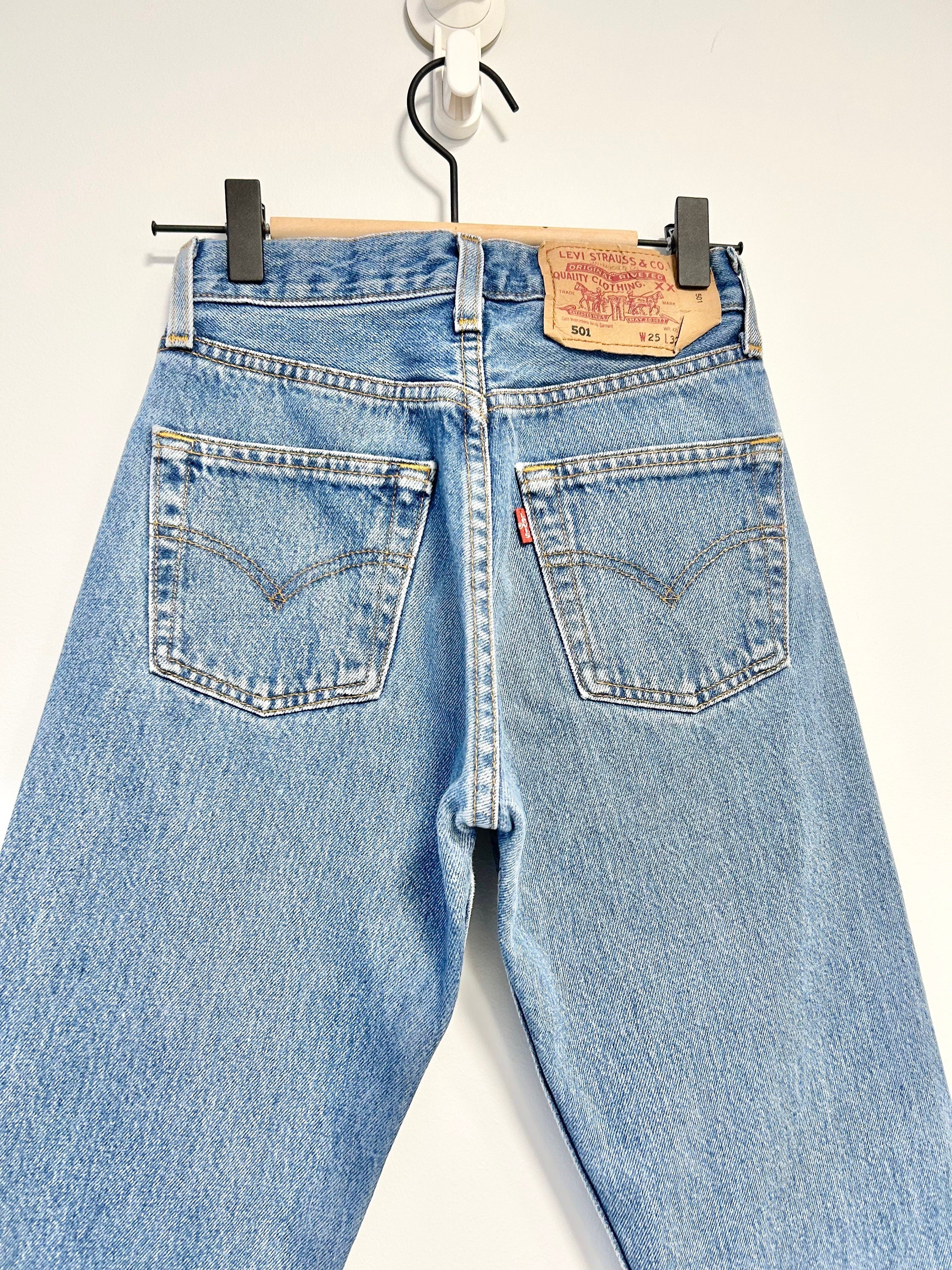 Levis 501 jeans w23 L27 medium blue denim faded blue wash light blue 501 vintage 501s