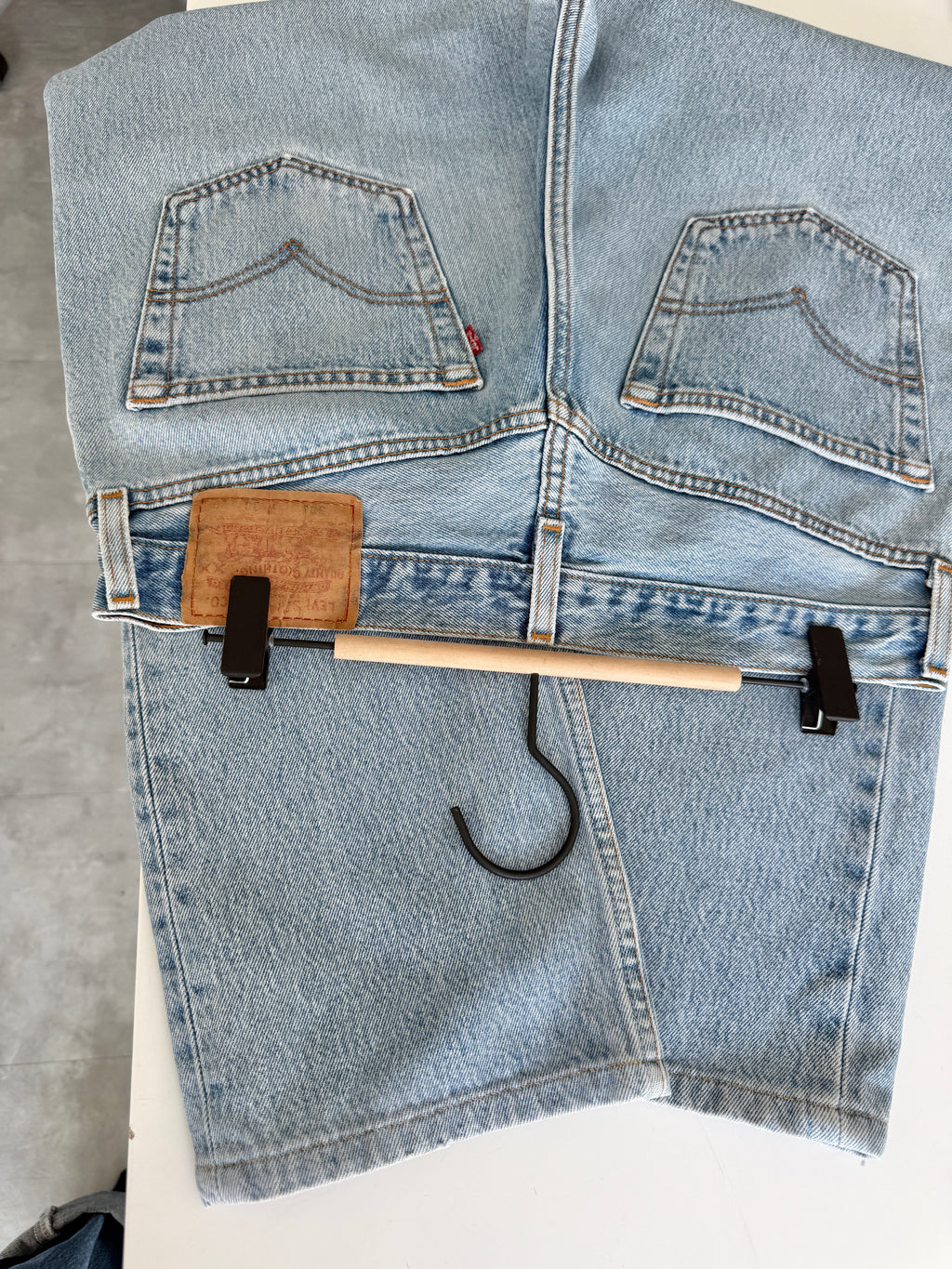 W31 L28 vintage Levis 501 light blue 30/31” measured waist 501s 90s USA