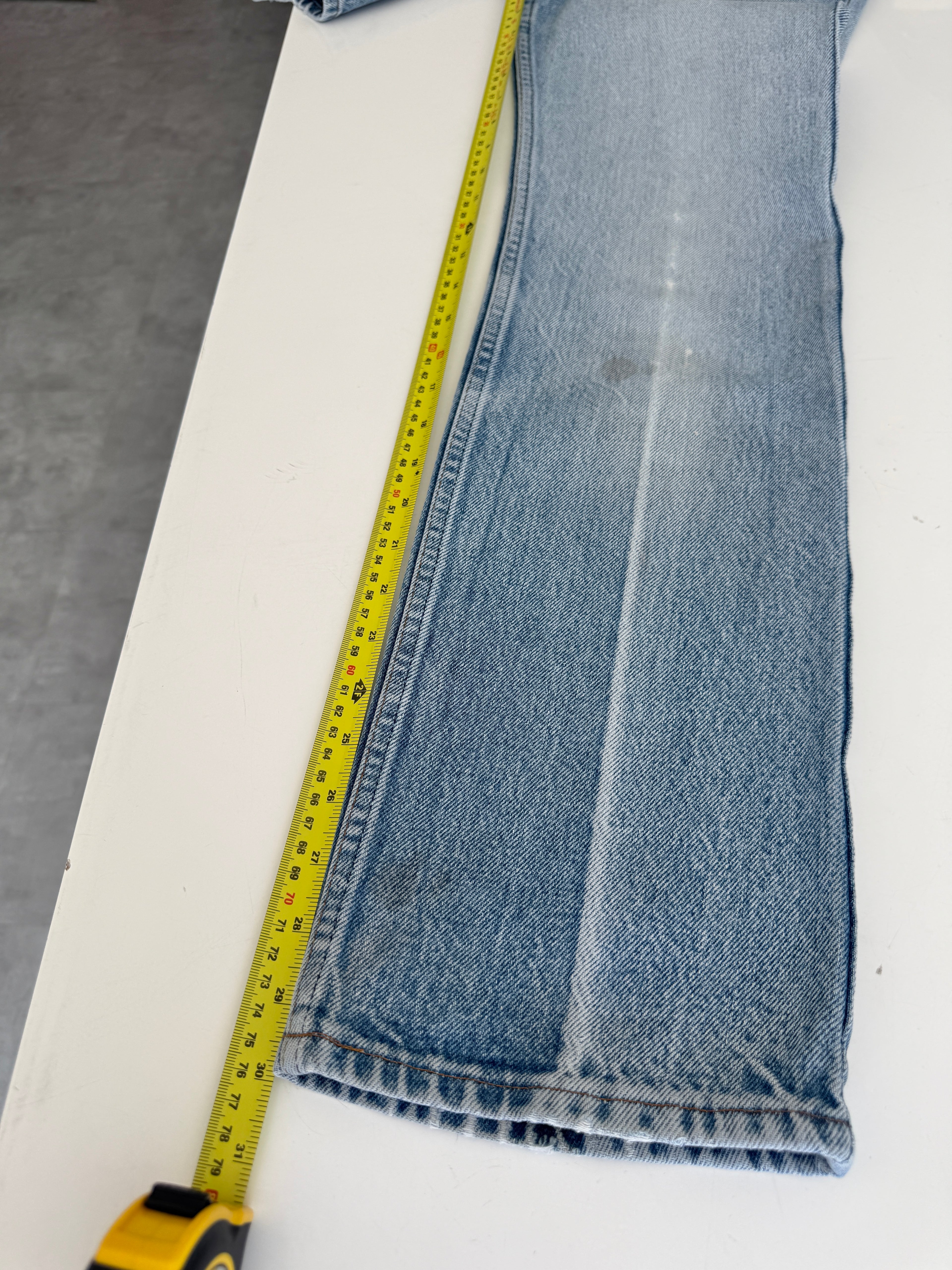 W25 L30 vintage Levis 716 25” measured waist light faded blue USA 70s 716s
