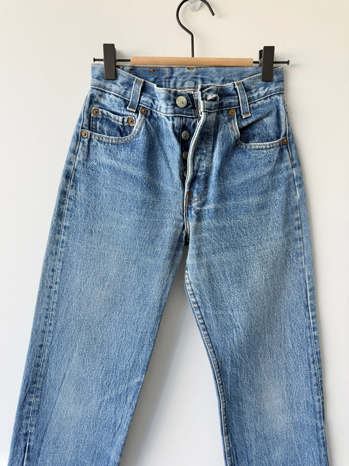 W23 L31 vintage Levis 701s 22/23” measured dark faded 701 80s USA