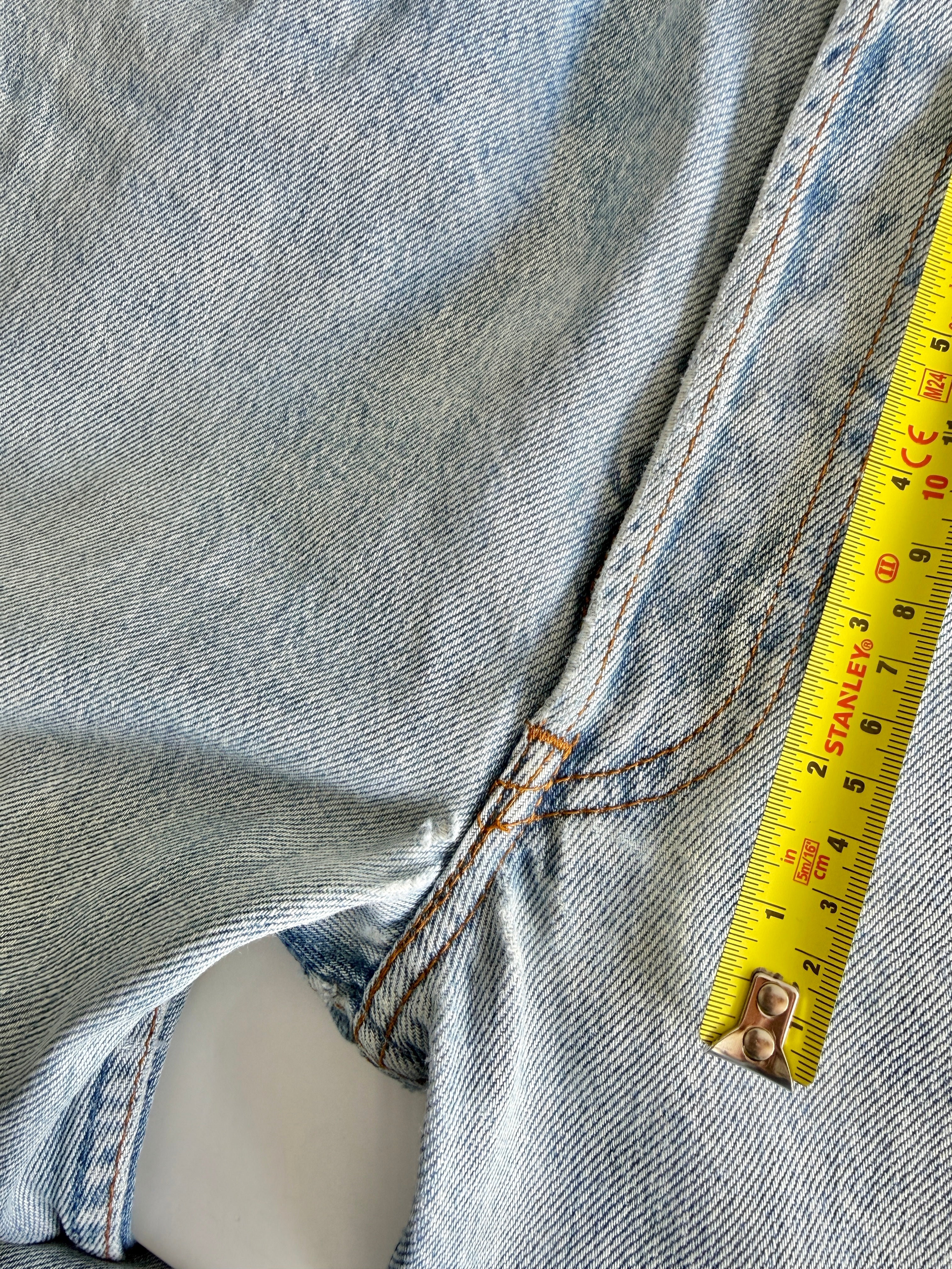 W29 L35 vintage Levis 501 28-29” measured light blue faded 90s denim Levi’s 501s