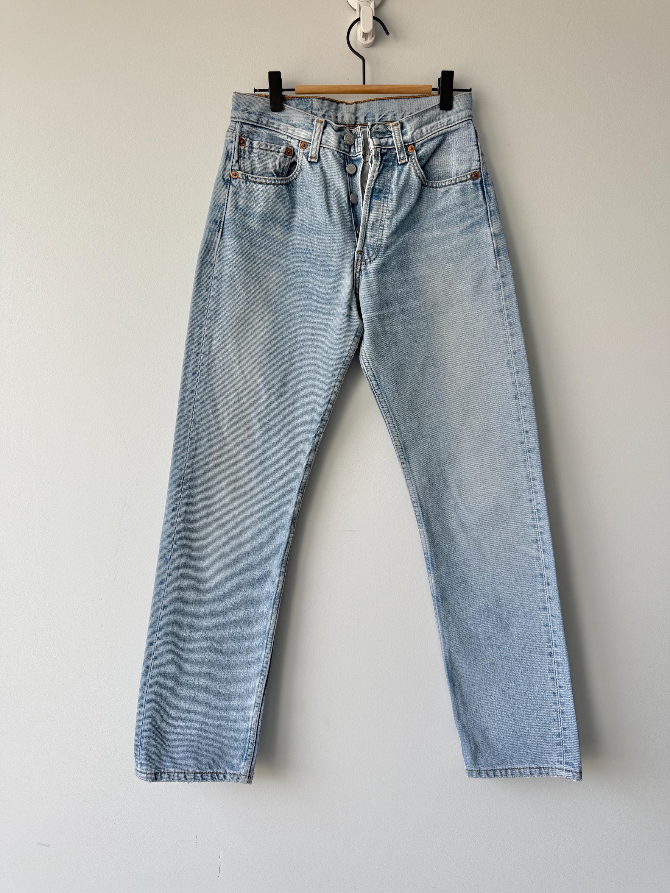 W25 L29 vintage Levis 501 24-25” measured waist light blue faded made in 90s