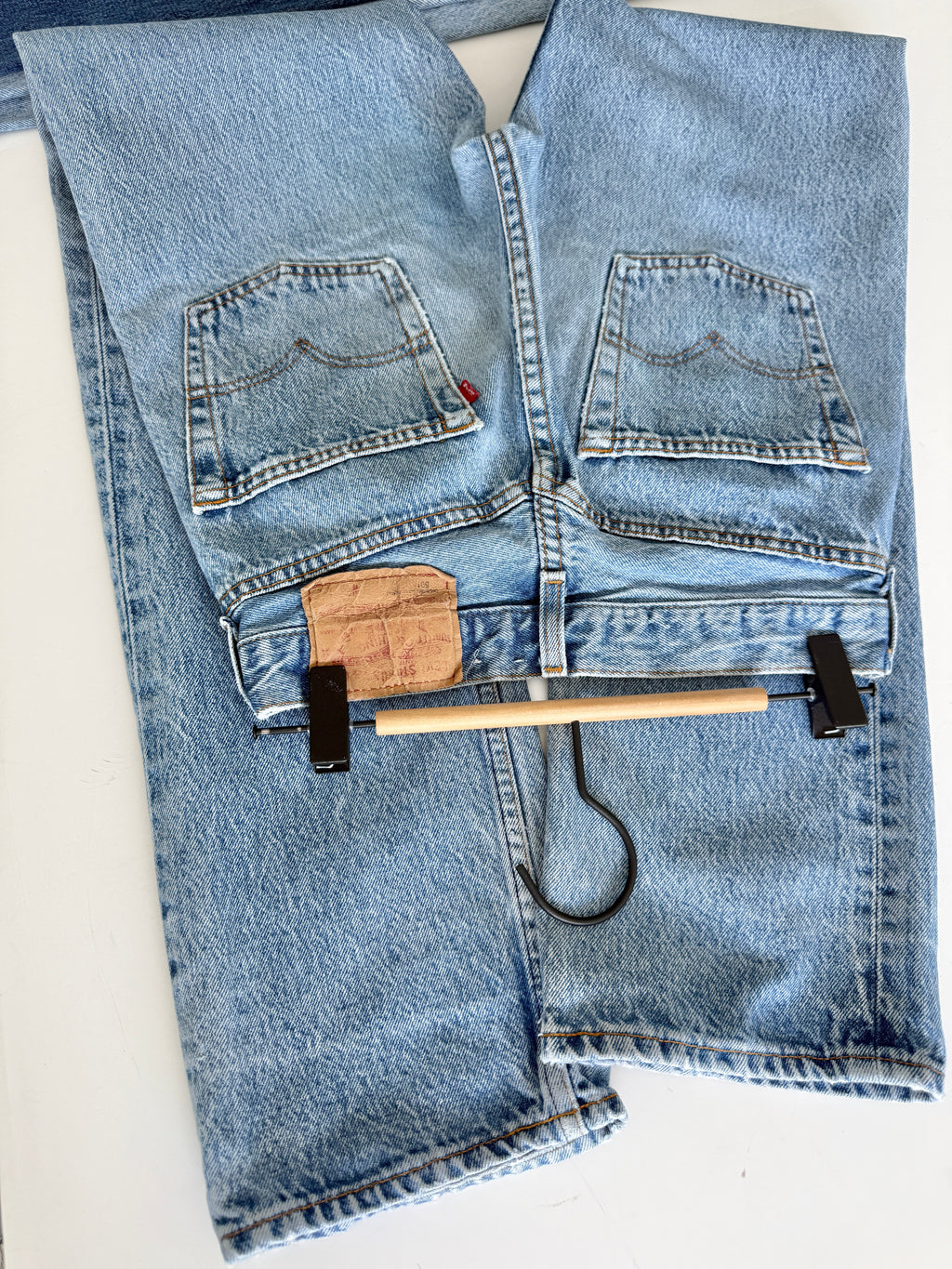 W25 L32 vintage Levis 501 25” measured waist blue 501s made in 80s
