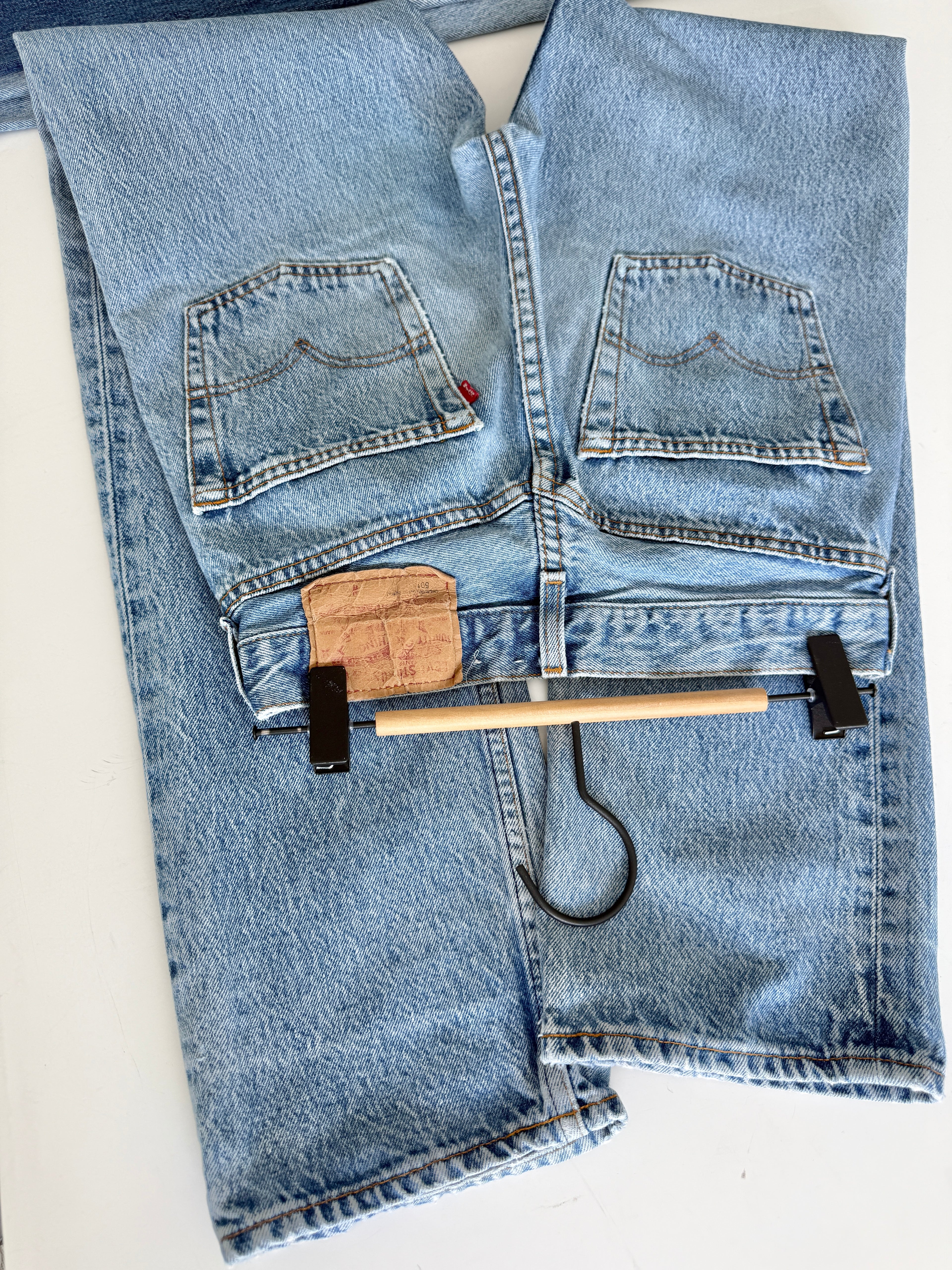 W25 L32 vintage Levis 501 25” measured waist blue 501s made in 80s