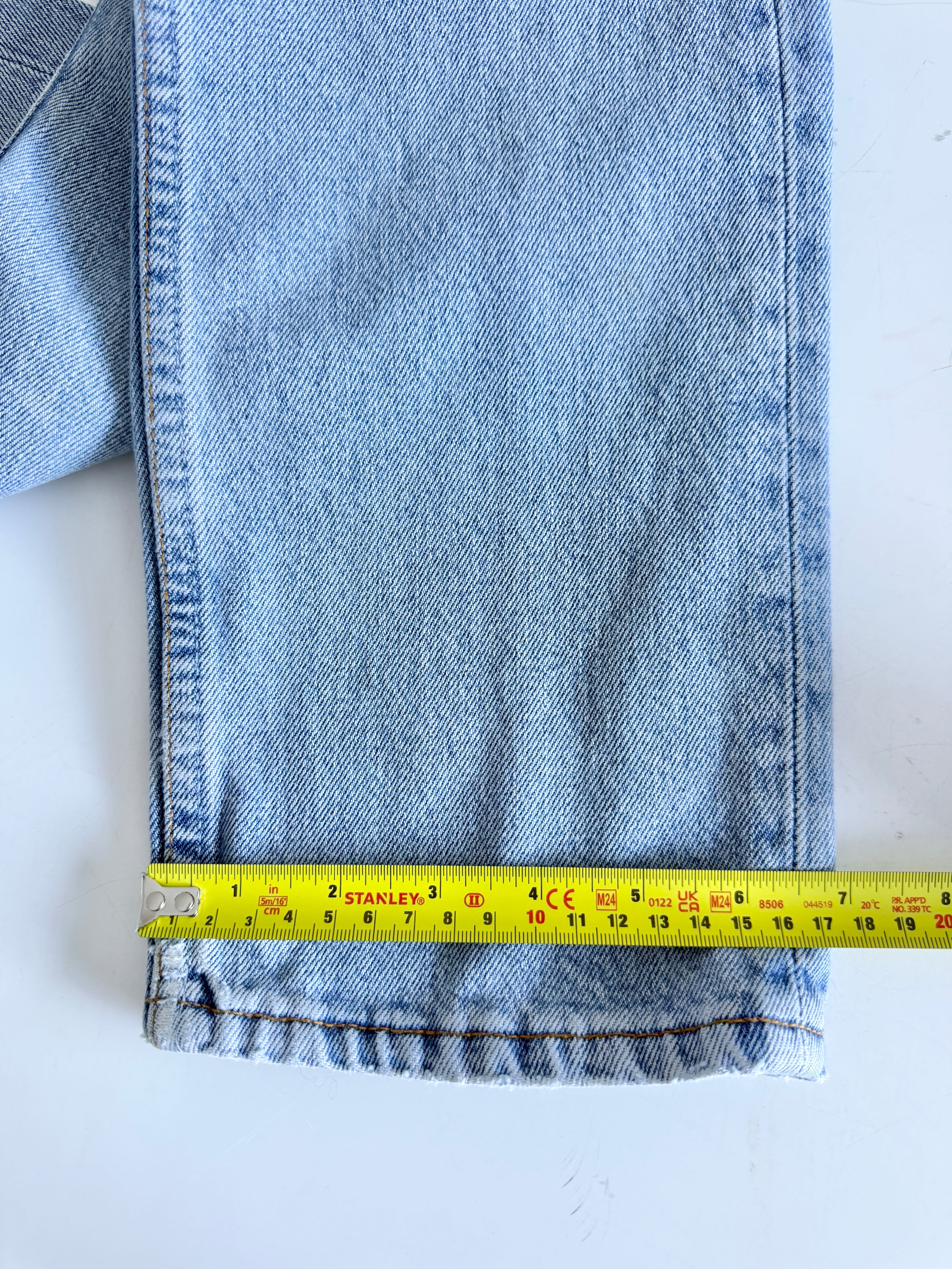 W25 L31 vintage Levis 501 24-25” measured light faded blue denim 90’s levi’s 501s