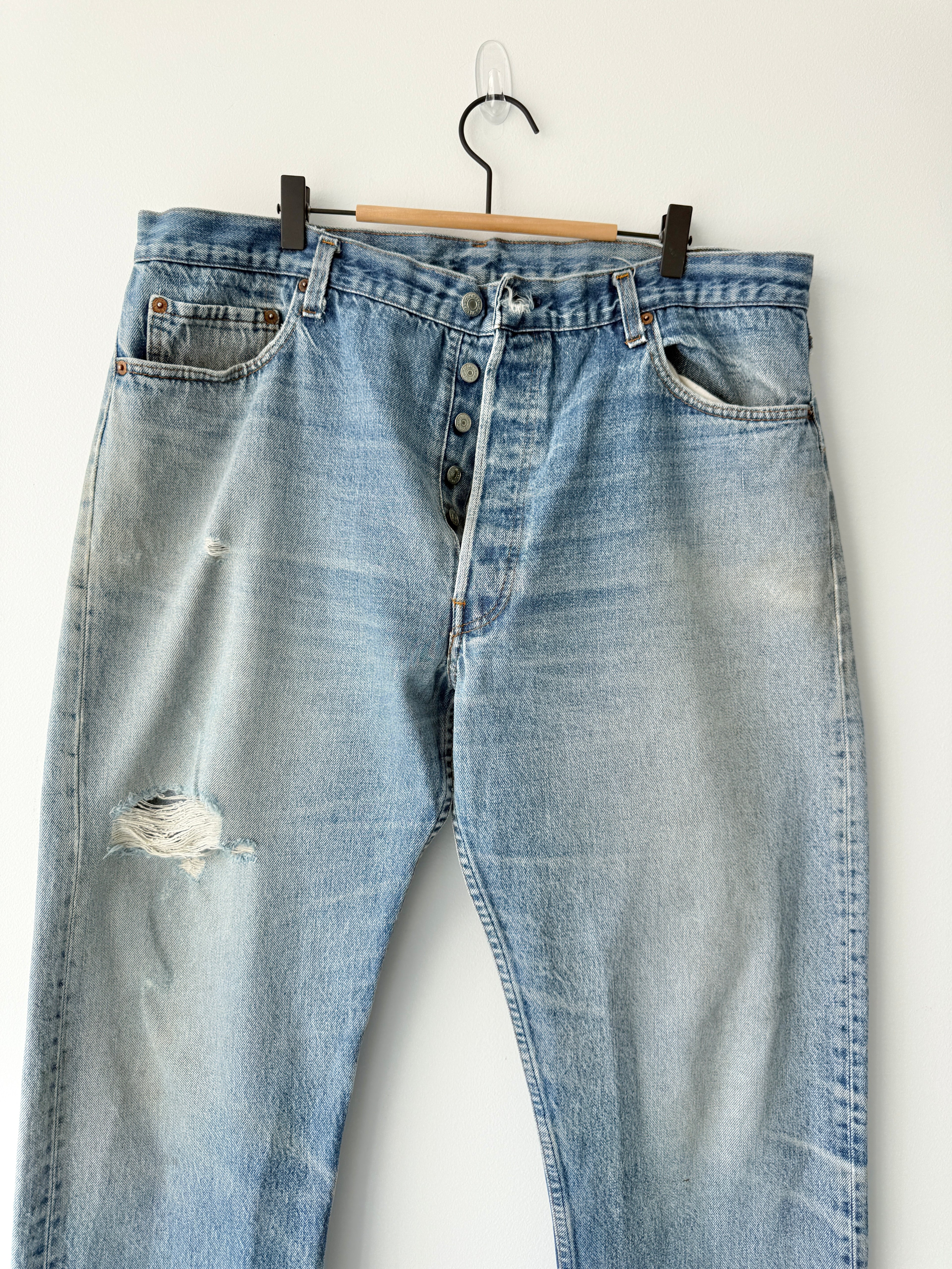 W38 L32 vintage Levis 501s 37/38” measured medium light medium fade denim Levi’s 501s 80s USA