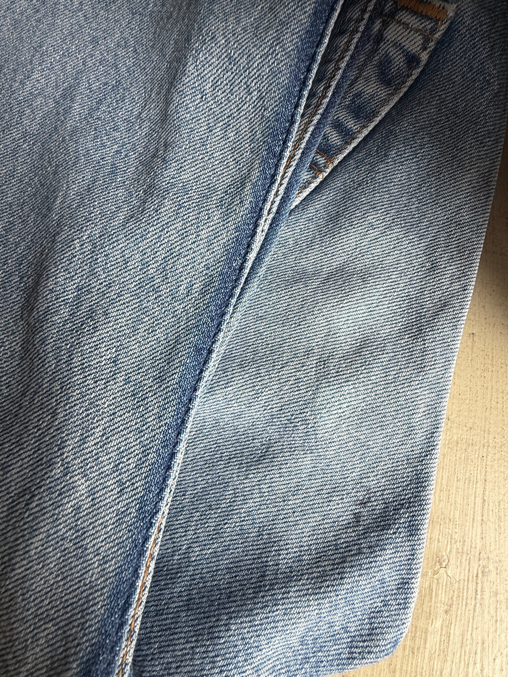 W26 L30 vintage Levis 501 25/26” measured waist medium blue 501s made in 90s