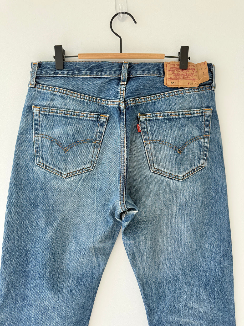 W31 L31 vintage Levis 501 31” measured waist dark blue whiskers Y2K 501s