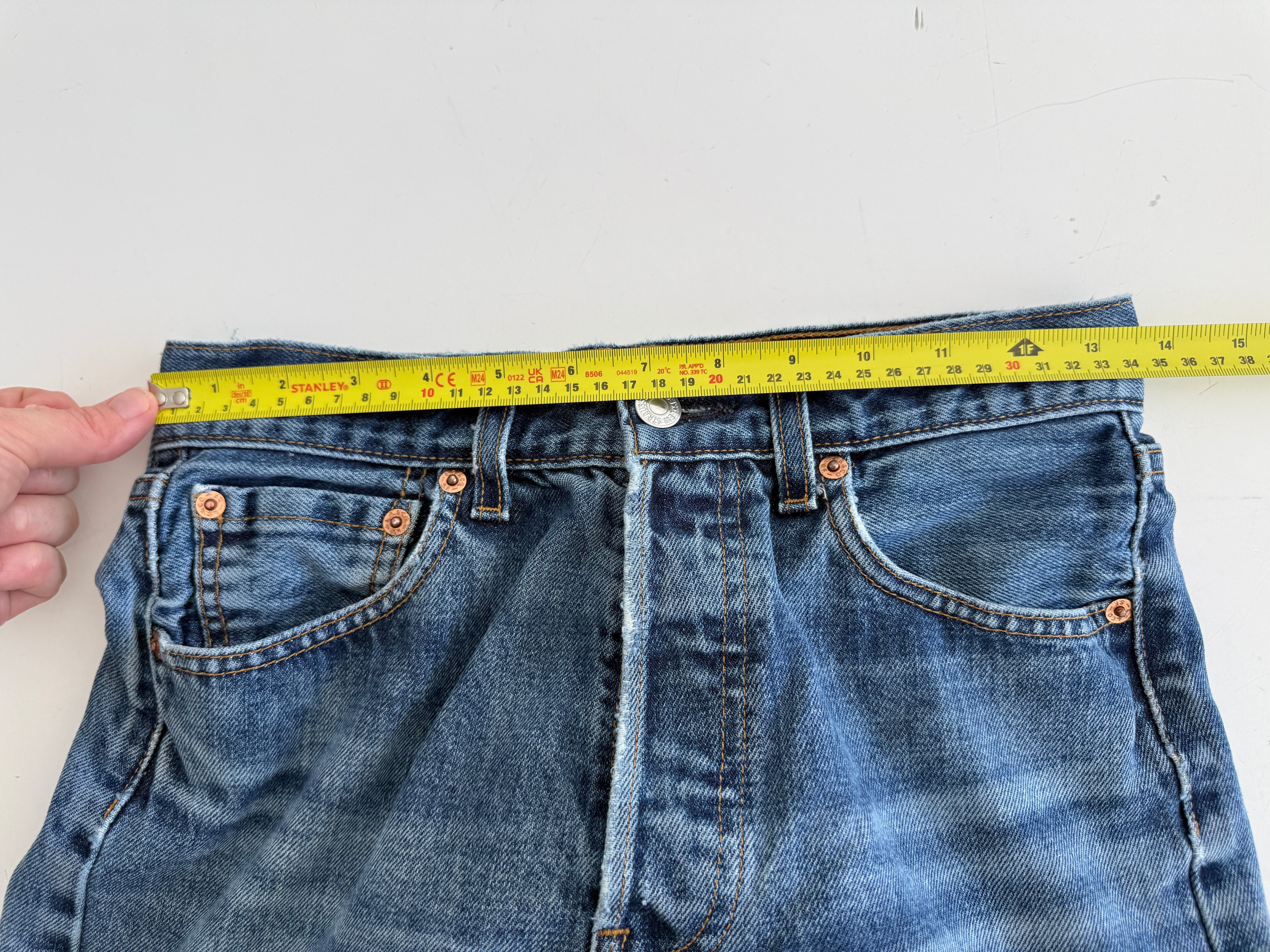 Softer W26 L29 vintage Levis 501 25/26” measured waist indigo faded blue 501s Y2K