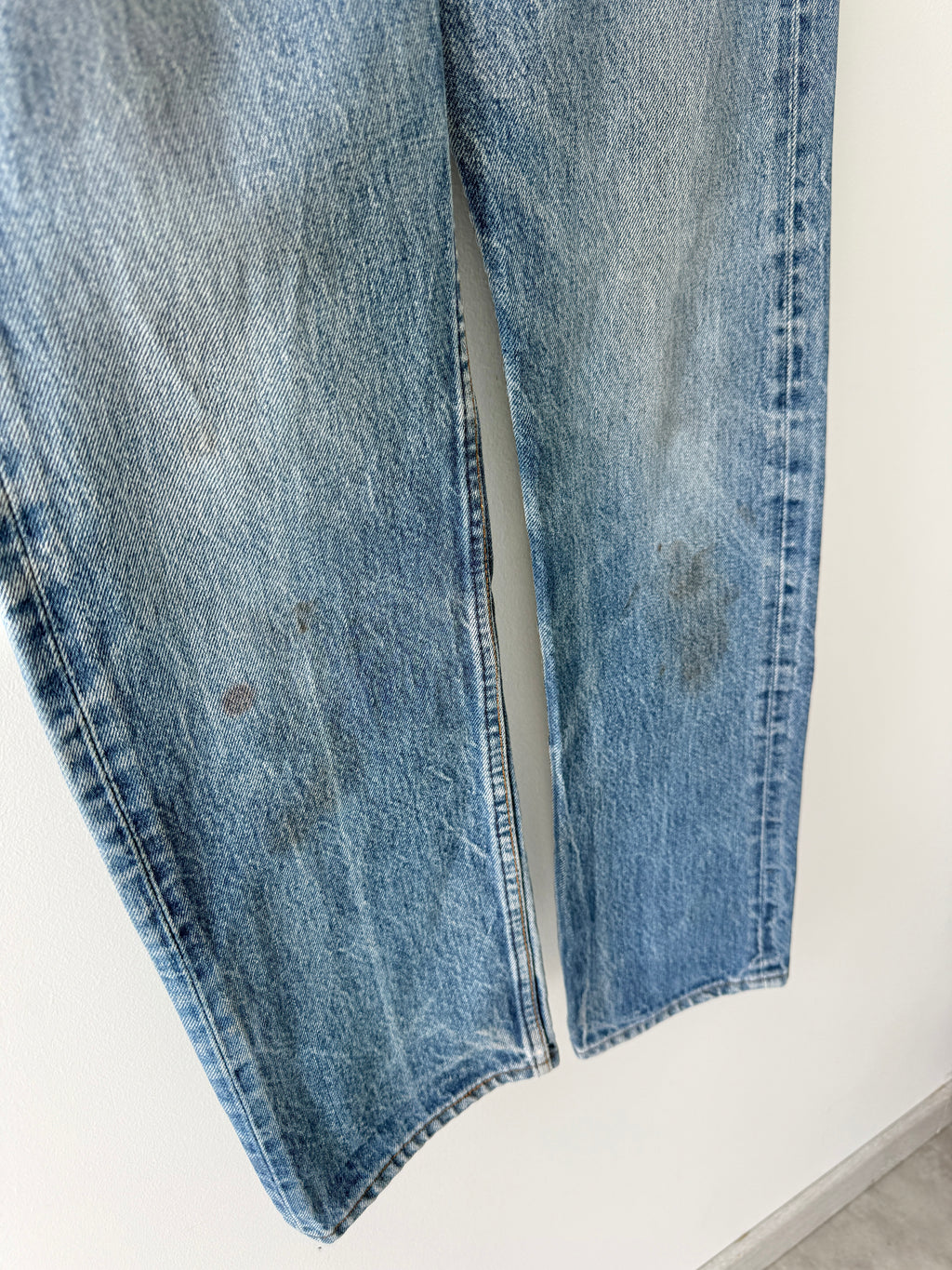 W25 L29 vintage Levis 501 25” measured waist dark blue faded 80s 501s  USA