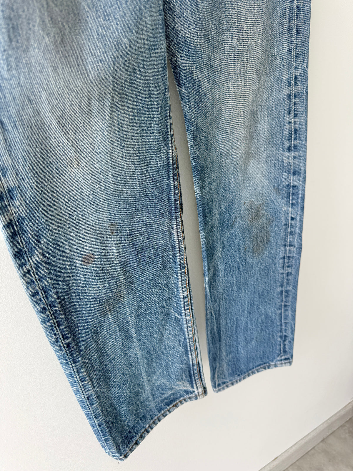 W25 L29 vintage Levis 501 25” measured waist dark blue faded 80s 501s  USA