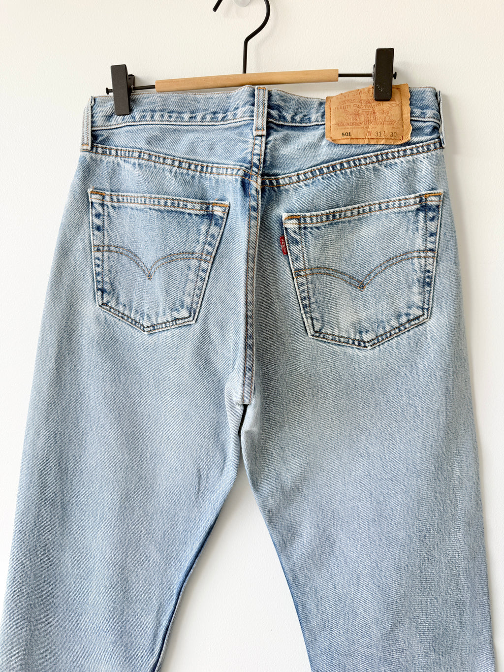 W29 L29 vintage Levis 501 29” light blue Levi’s 501s Y2K