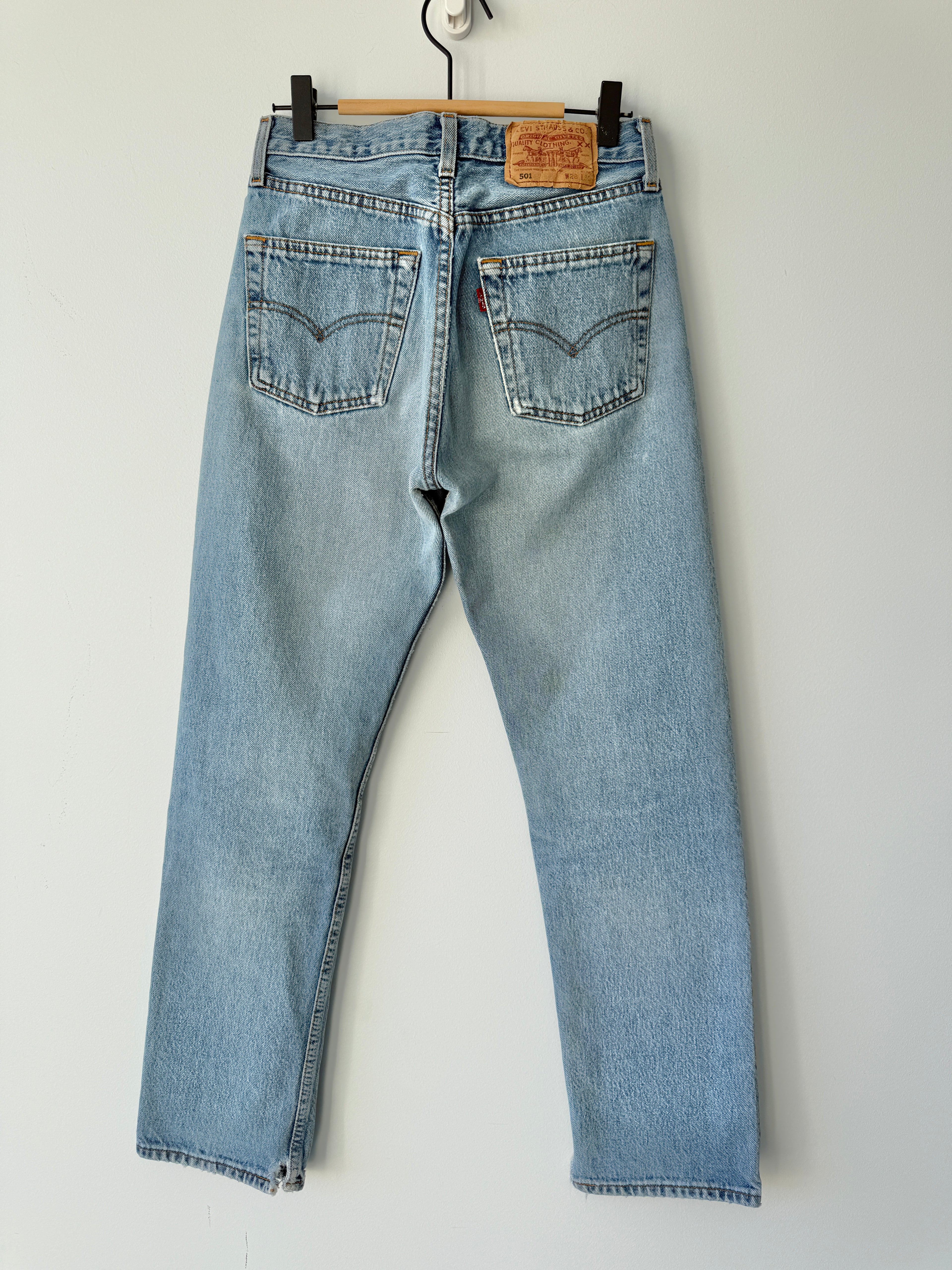 W25 L29 vintage Levis 501 24/25” measured denim medium faded blue 90’s levi’s 501s