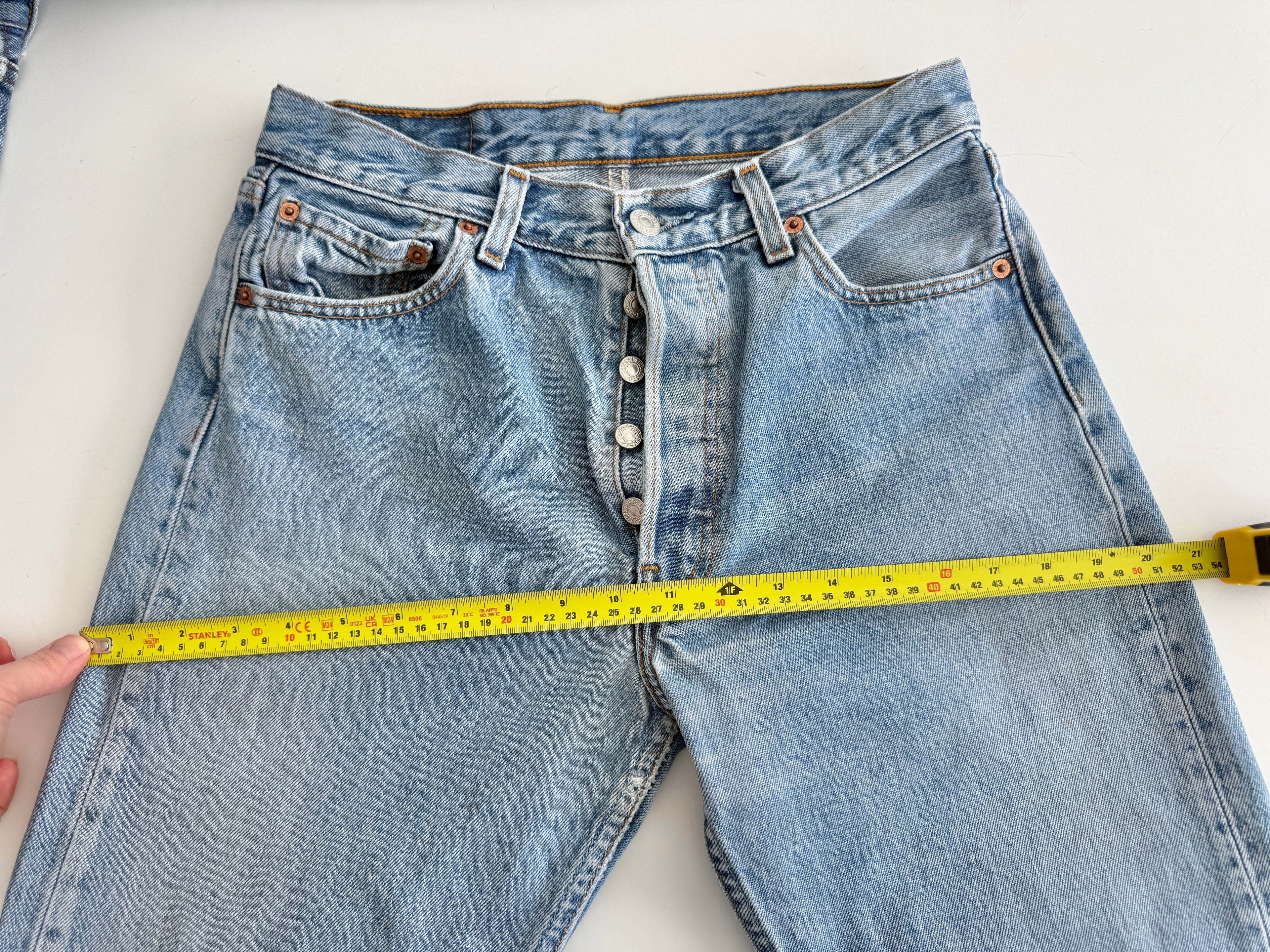 W28 L30 vintage Levis 501s 27/28” medium blue denim Levi’s 501s Y2K