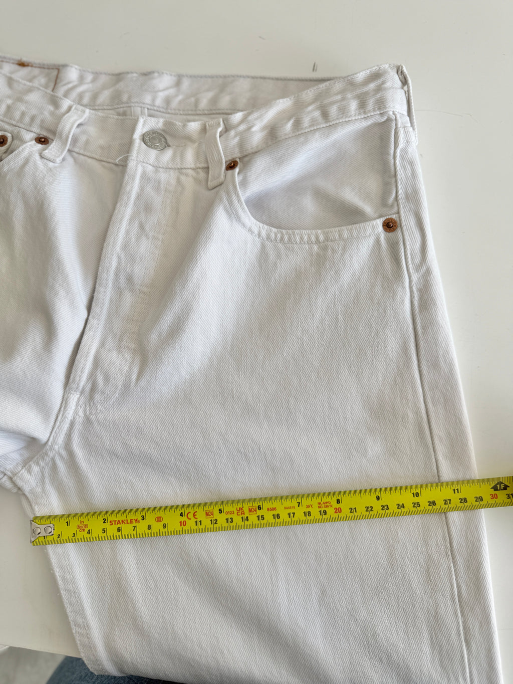 W29 L27 vintage Levis 501 28-29”” measured white denim 90s 501s
