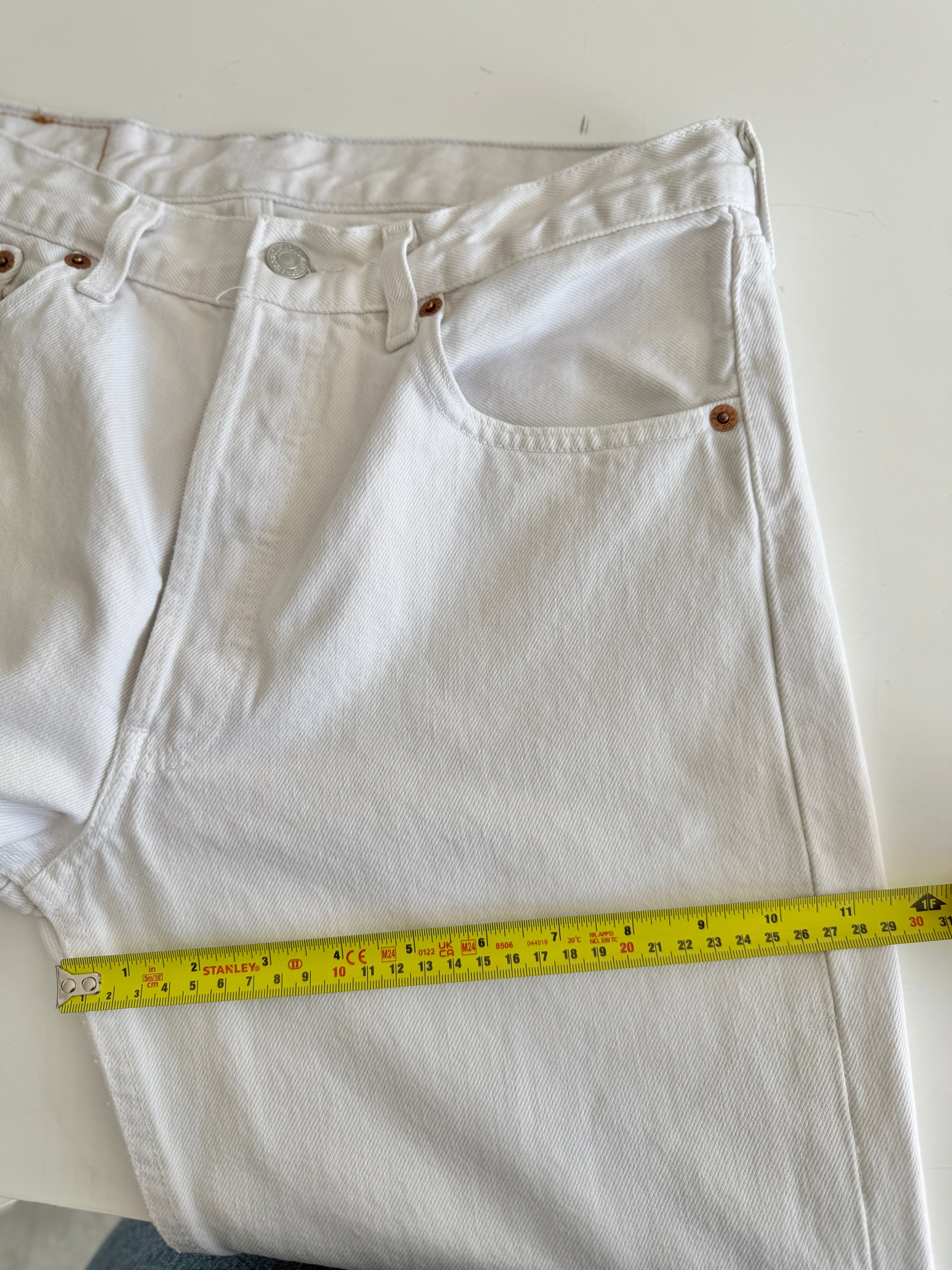 W29 L27 vintage Levis 501 28-29”” measured white denim 90s 501s