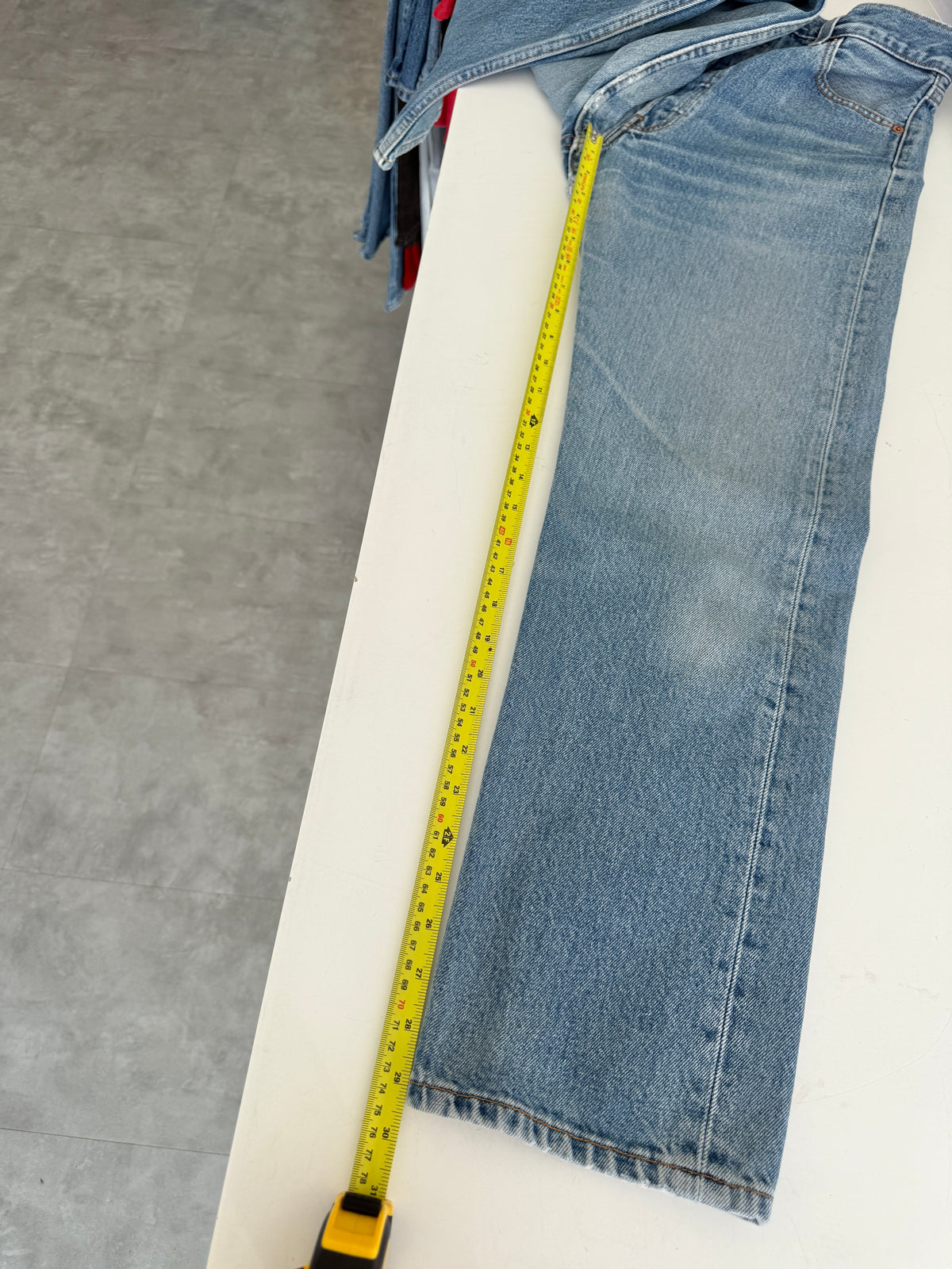 W28 L29 vintage Levis 501 27/28” measured whiskers medium blue Y2K 501s