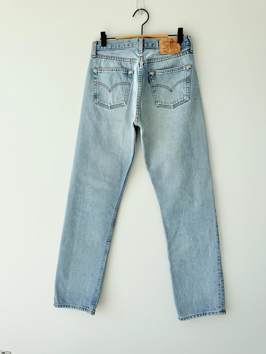 W29 L32 vintage Levis 501 28/29” light blue Levi’s 501s 90s