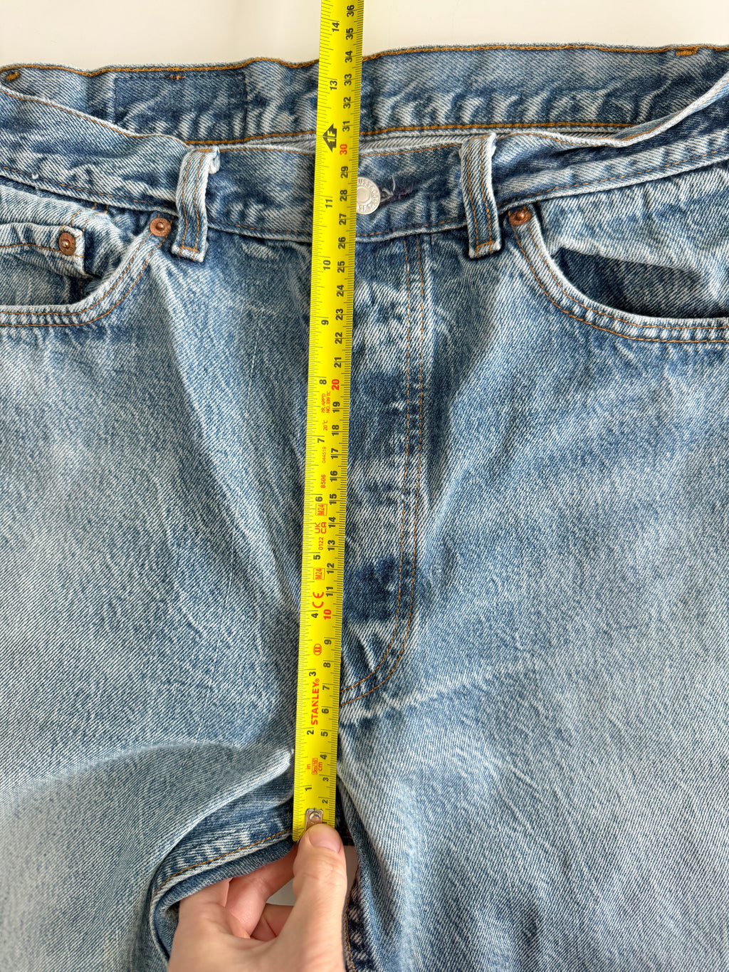 W32 L27 vintage Levis 501 31/32” measured unique faded blue denim 90s USA Levi’s 501s