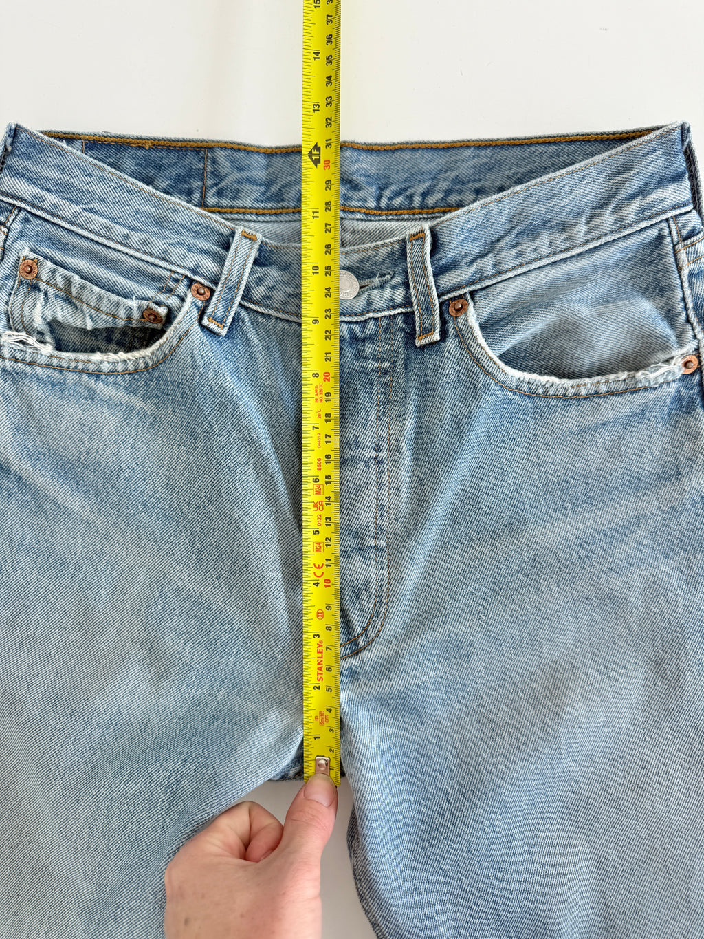 W26 L31 vintage Levis 501 25/26” measured waist medium light blue 501s Y2K denim