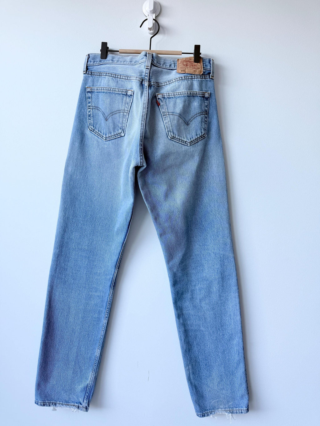 Levis 501 vintage w32 L35 light faded blue 501s made in USA  90s straight leg jeans 501 32” waist