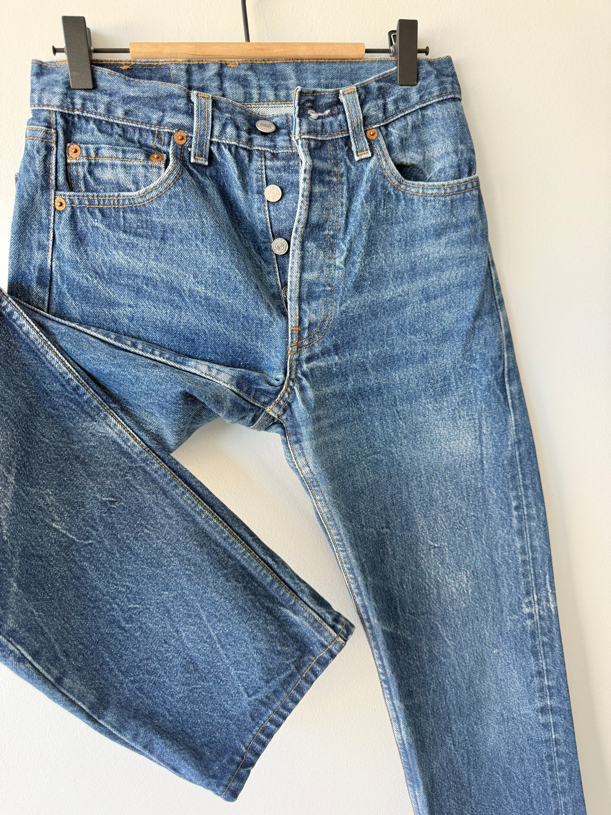 W26 L27 vintage Levis 501 25/26” measured raw blue 80s USA 501s slim hips