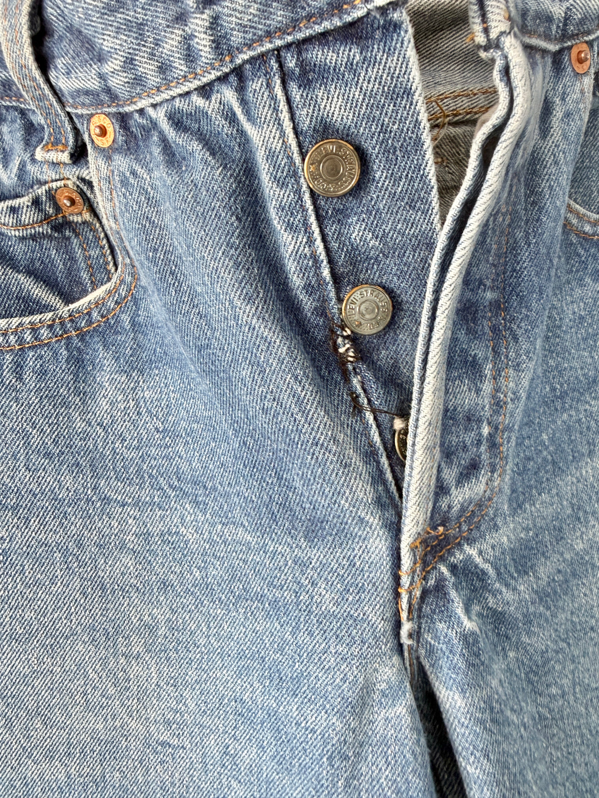 W26 L29 vintage Levis 501 dark faded blue 25/26” measured waist 501s 80s USA