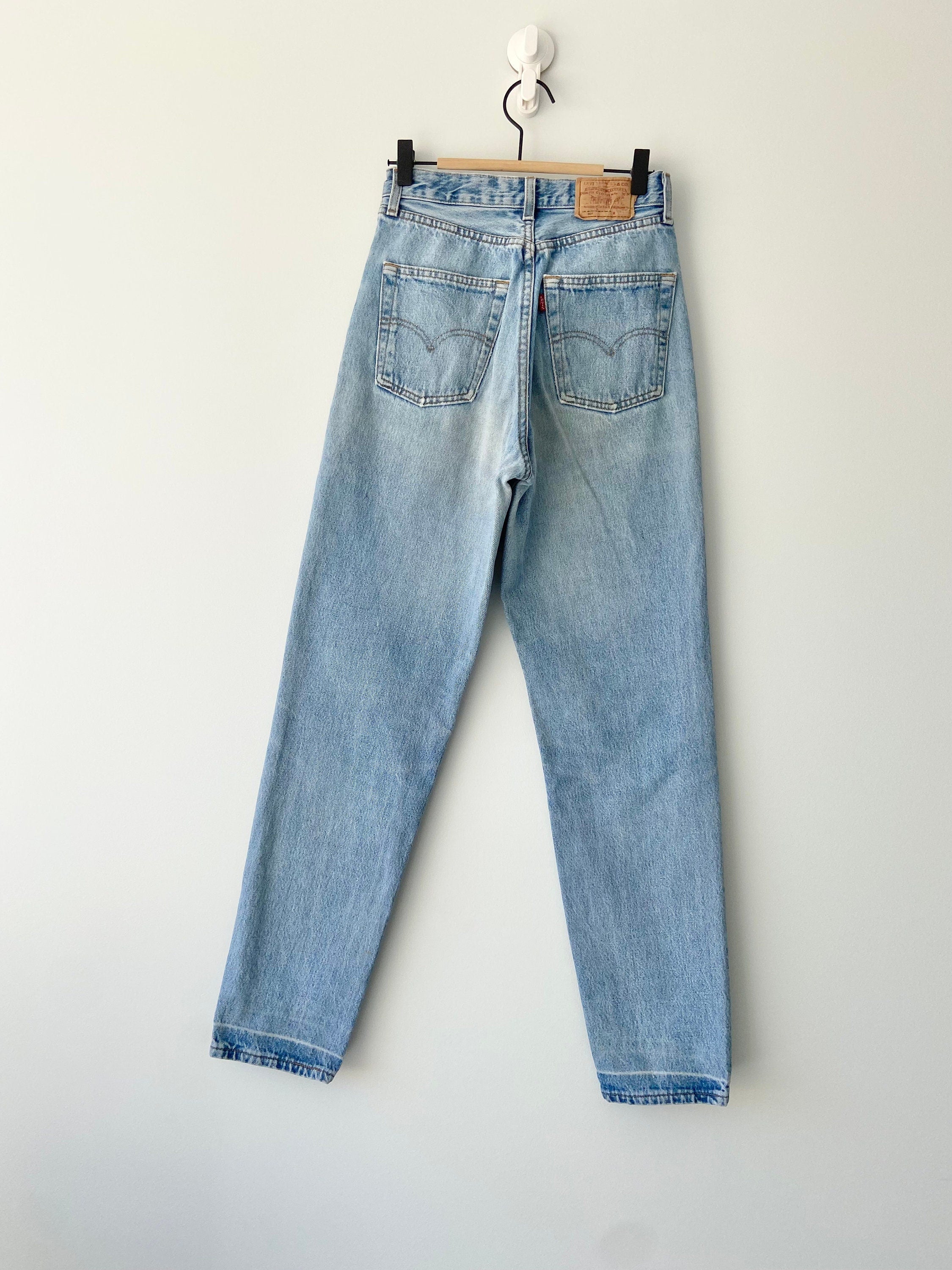 Vintage Levi’s 901  w26” L28” made in France 1994