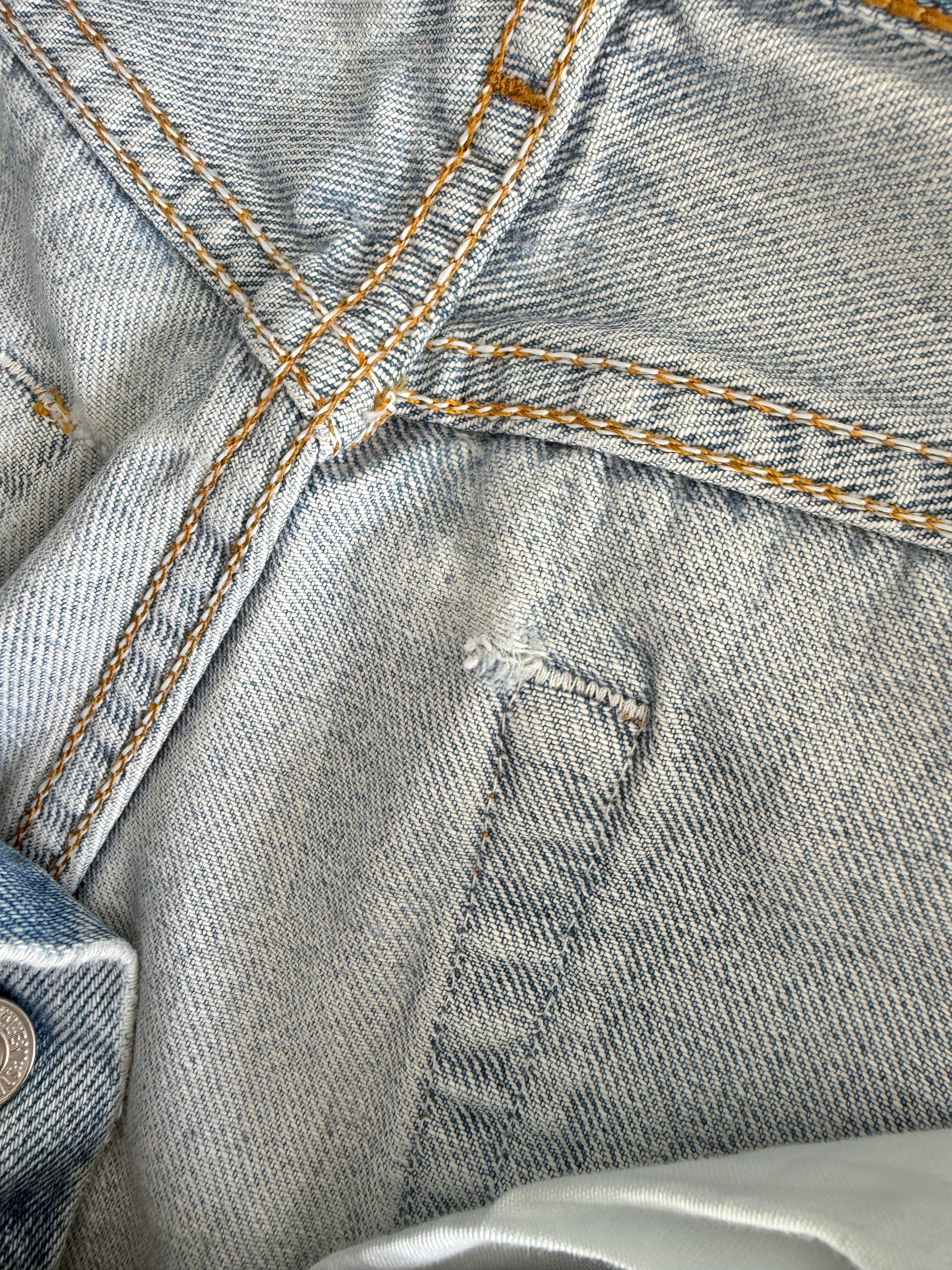Soft shorts W25 L13 vintage Levis 501 24/25” measured waist light faded blue 501s amazing fade 90s denim