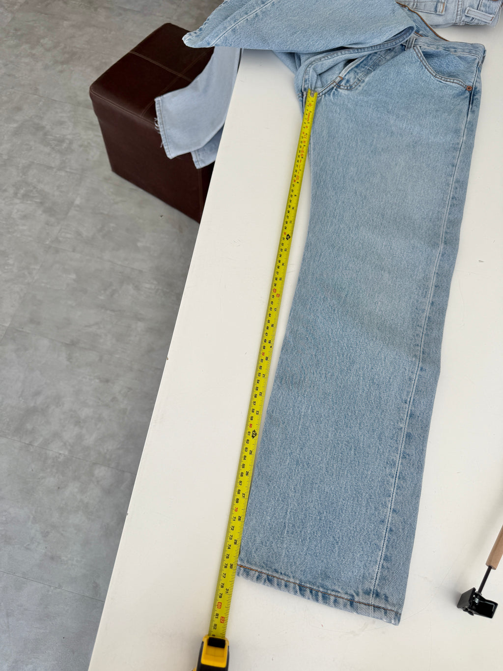 W29 L29 vintage Levis 501s 28/29” measured light blue fade denim 90s 501s