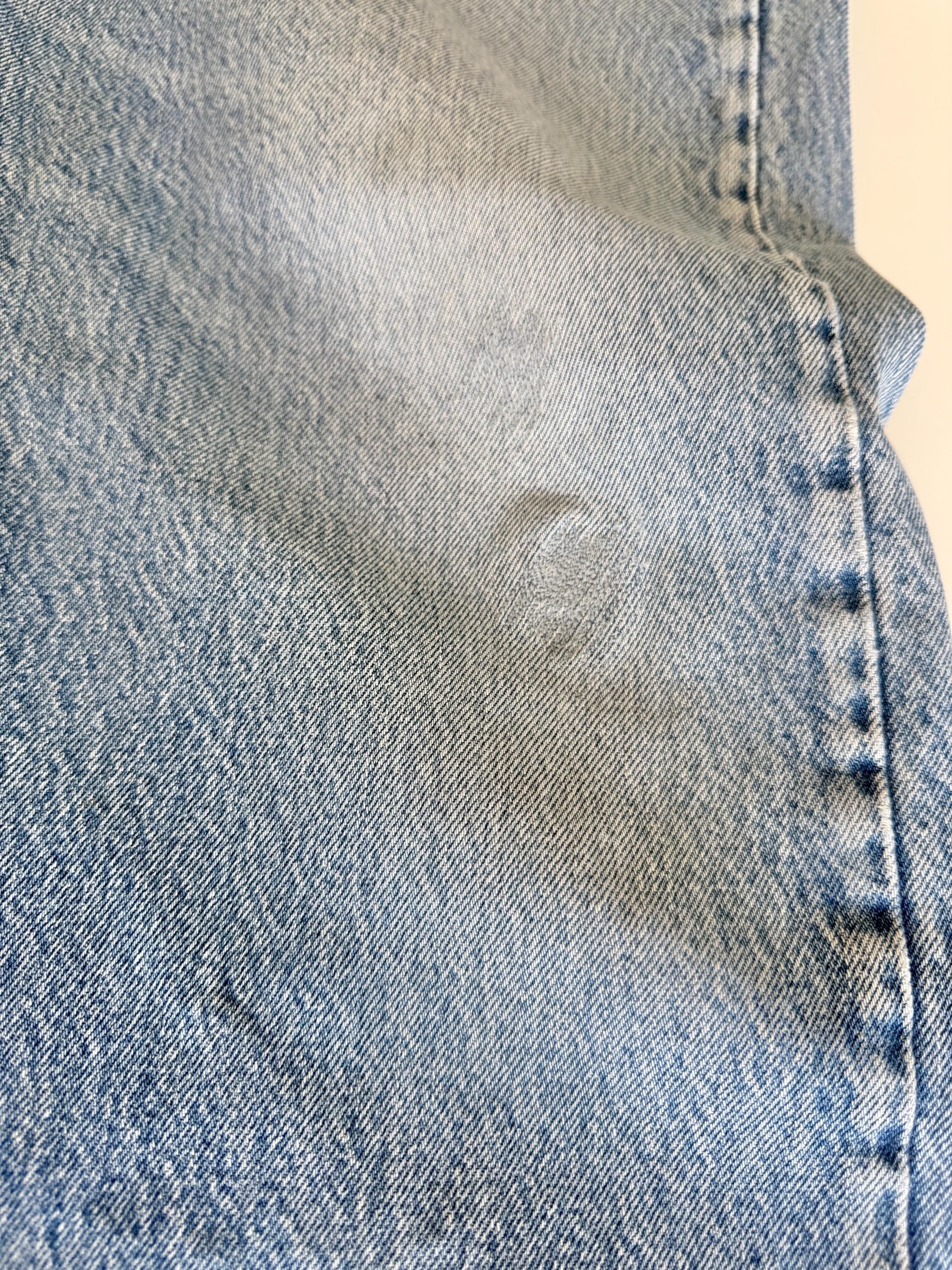 W31 L32 vintage Levis 501 30-31” measured waist medium faded denim made in USA 80s