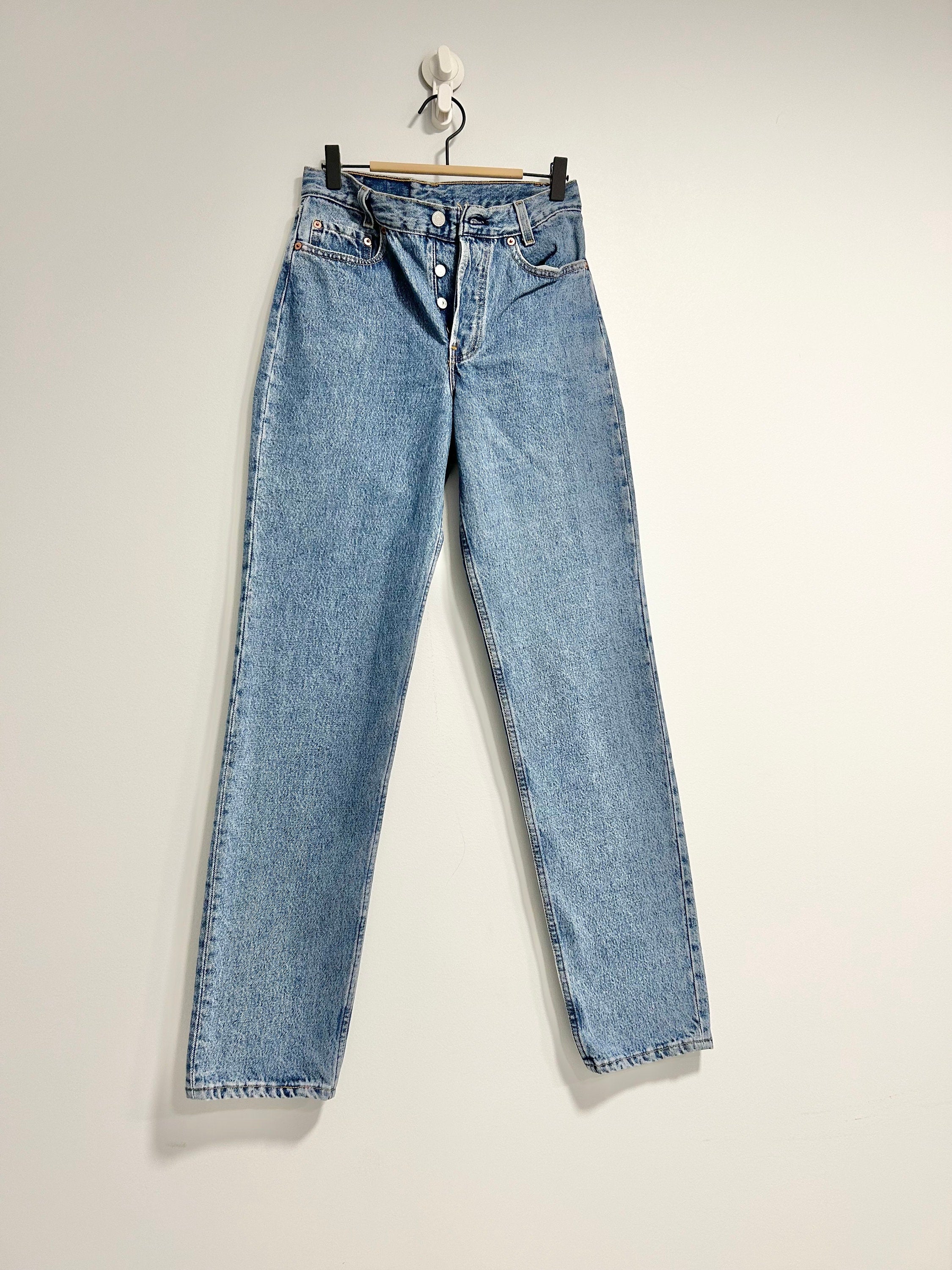 Levis 501 jeans w26 L31 90s medium wash faded blue 501 faded wash blue 501 vintage 501s