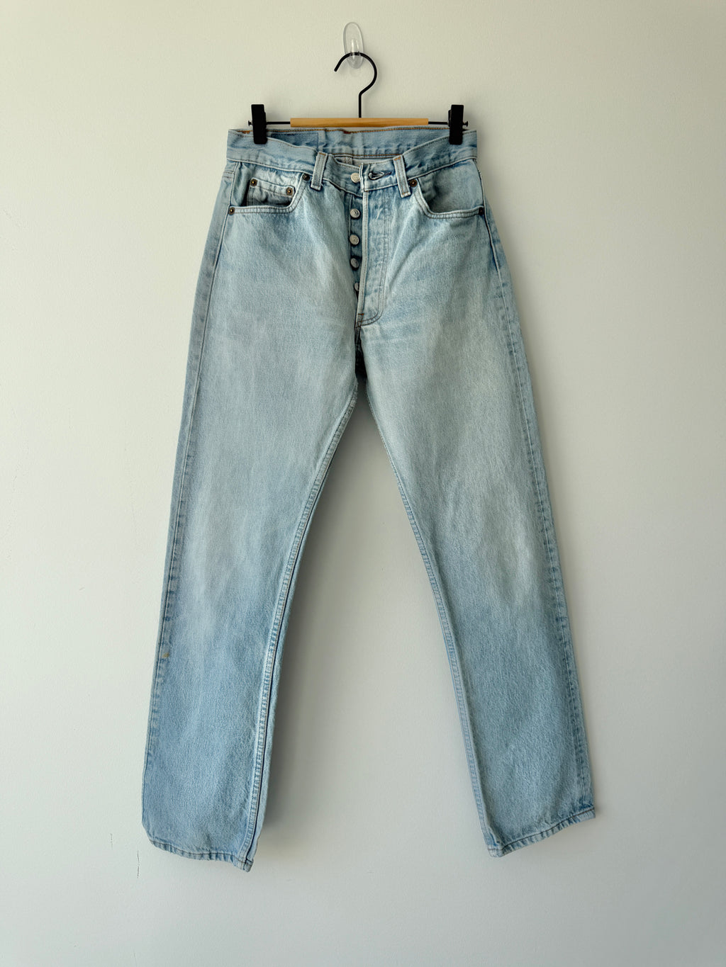 W27 L31 vintage Levis 501 26/27” measured waist light blue faded  90s USA 501s
