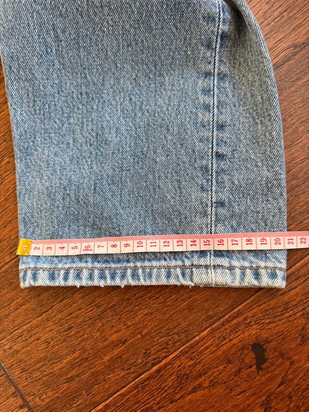 W32 L33 vintage Levis 501s 31/32” measured medium blue faded Y2K 501s