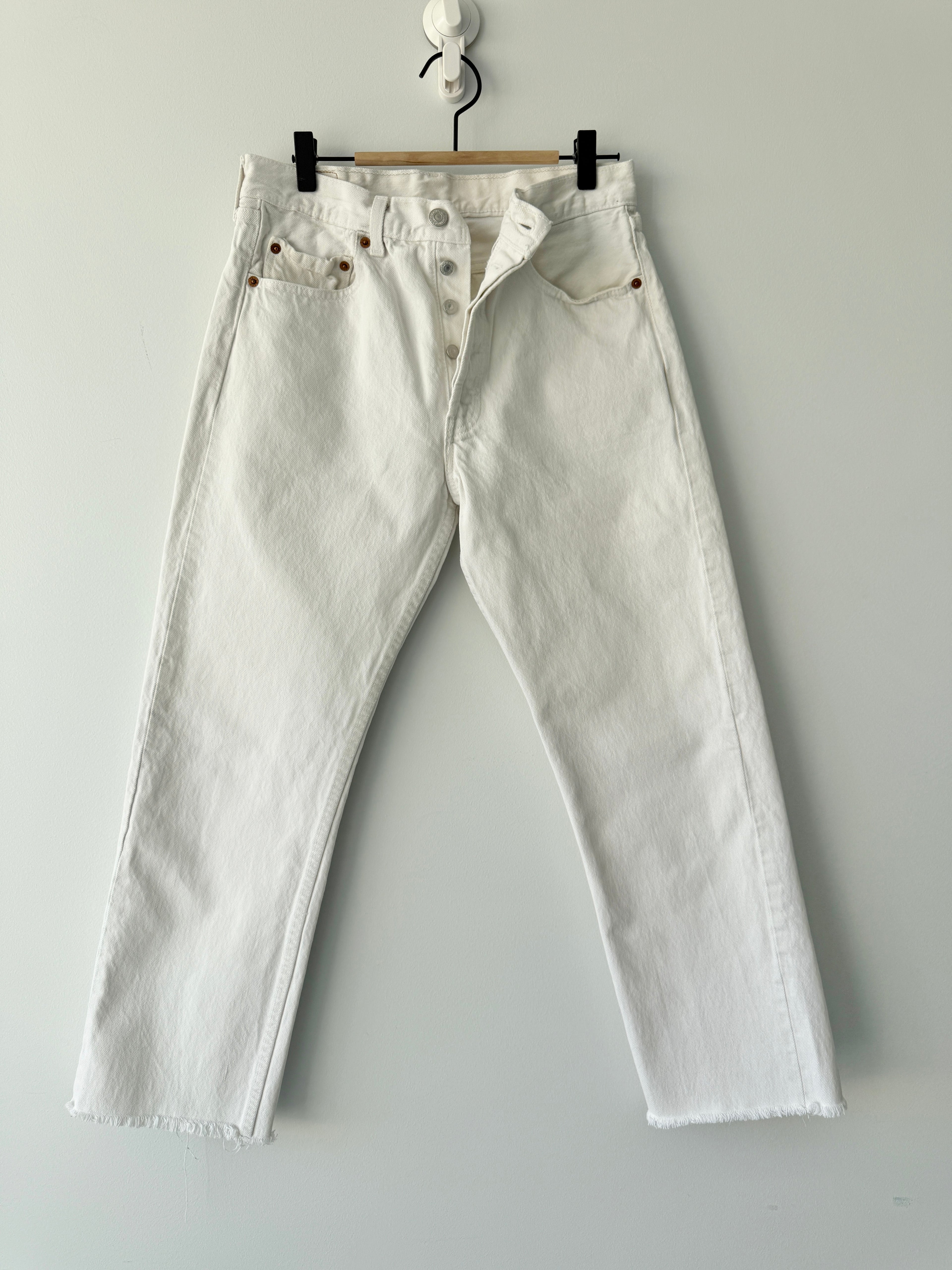 W29 L27 vintage Levis 501 28-29”” measured white denim 90s 501s
