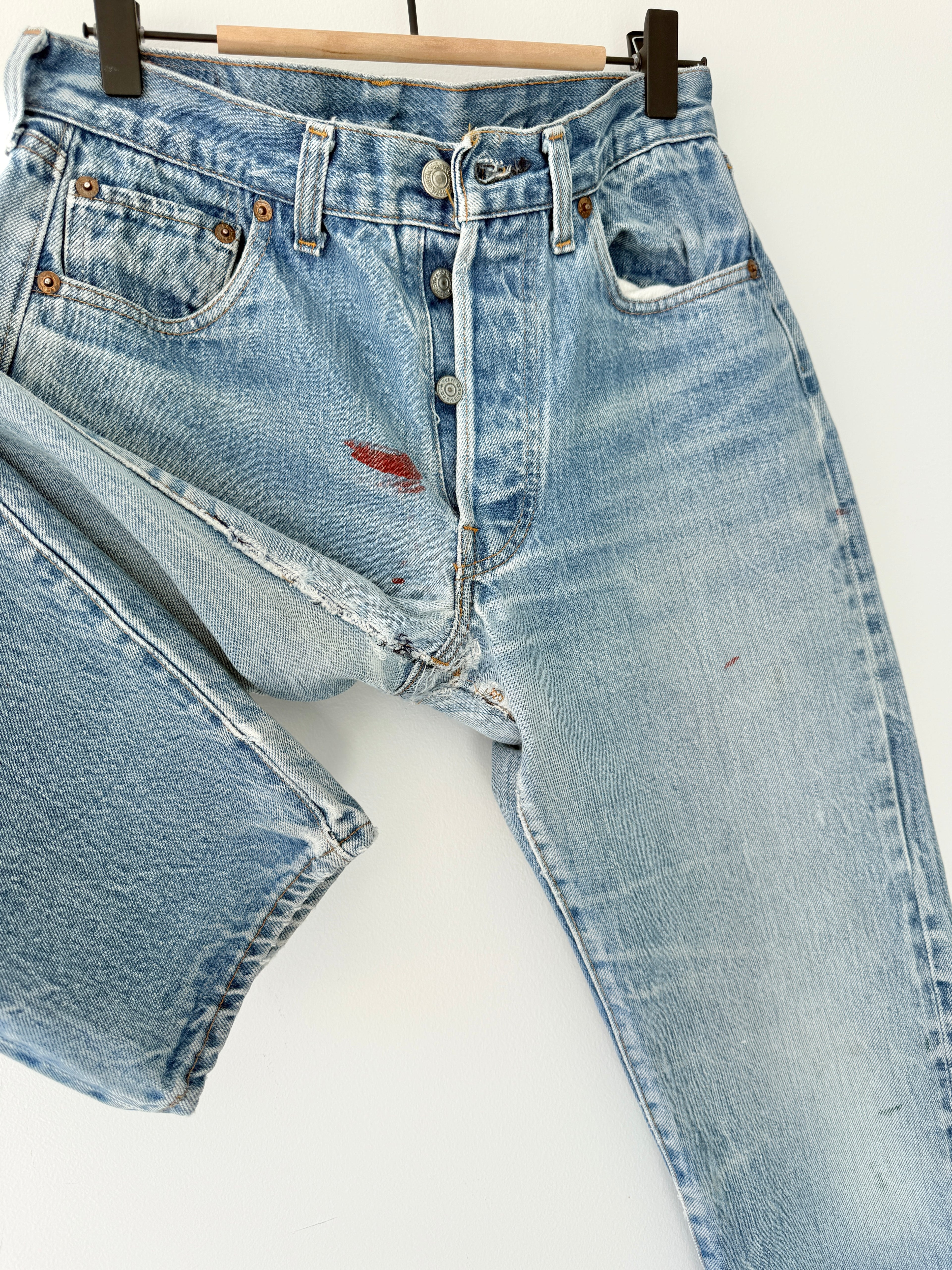 Selvedge W27 L30 vintage Levis 501 26-27”measured medium blue 80s USA 501 selvedge distressed & paint 501s