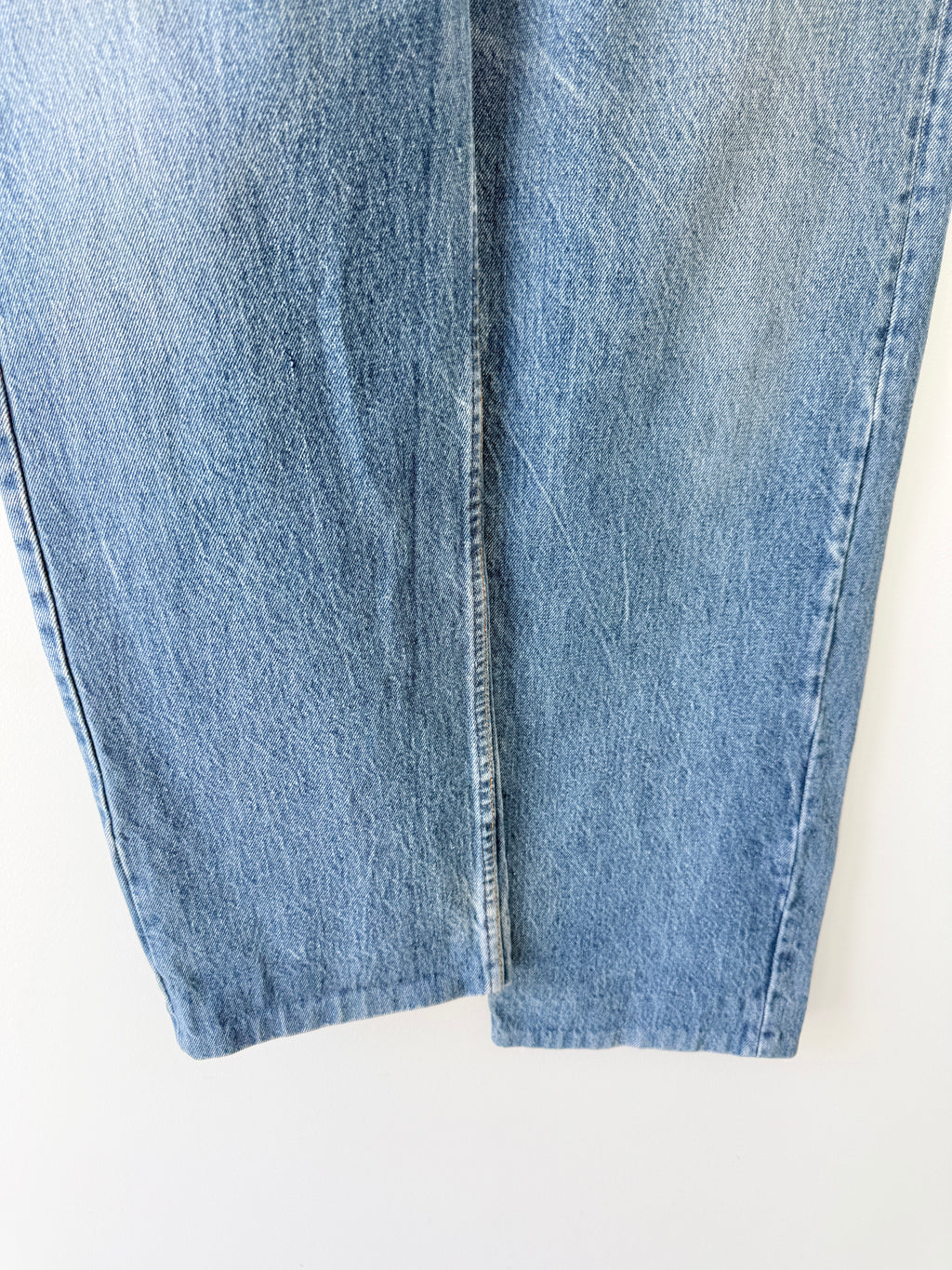 W33 L29 vintage Levis 501 32/33” dark blue faded Levi’s 501s USA 80s