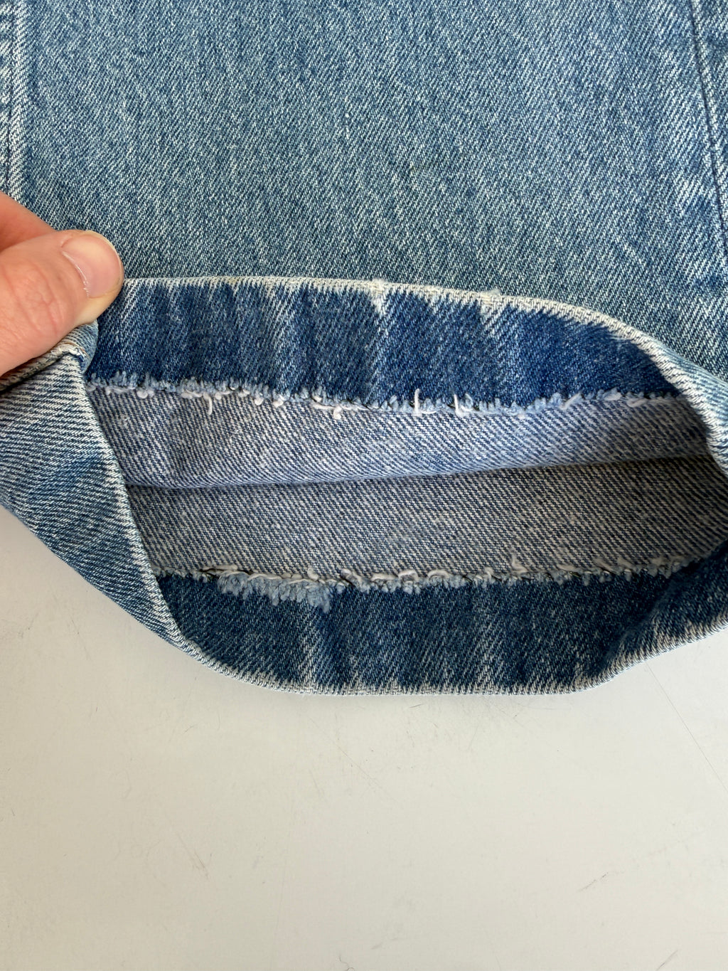 W28 L26 vintage Levis 501 26/28” measured medium faded blue denim 80s Levi’s USA 501s