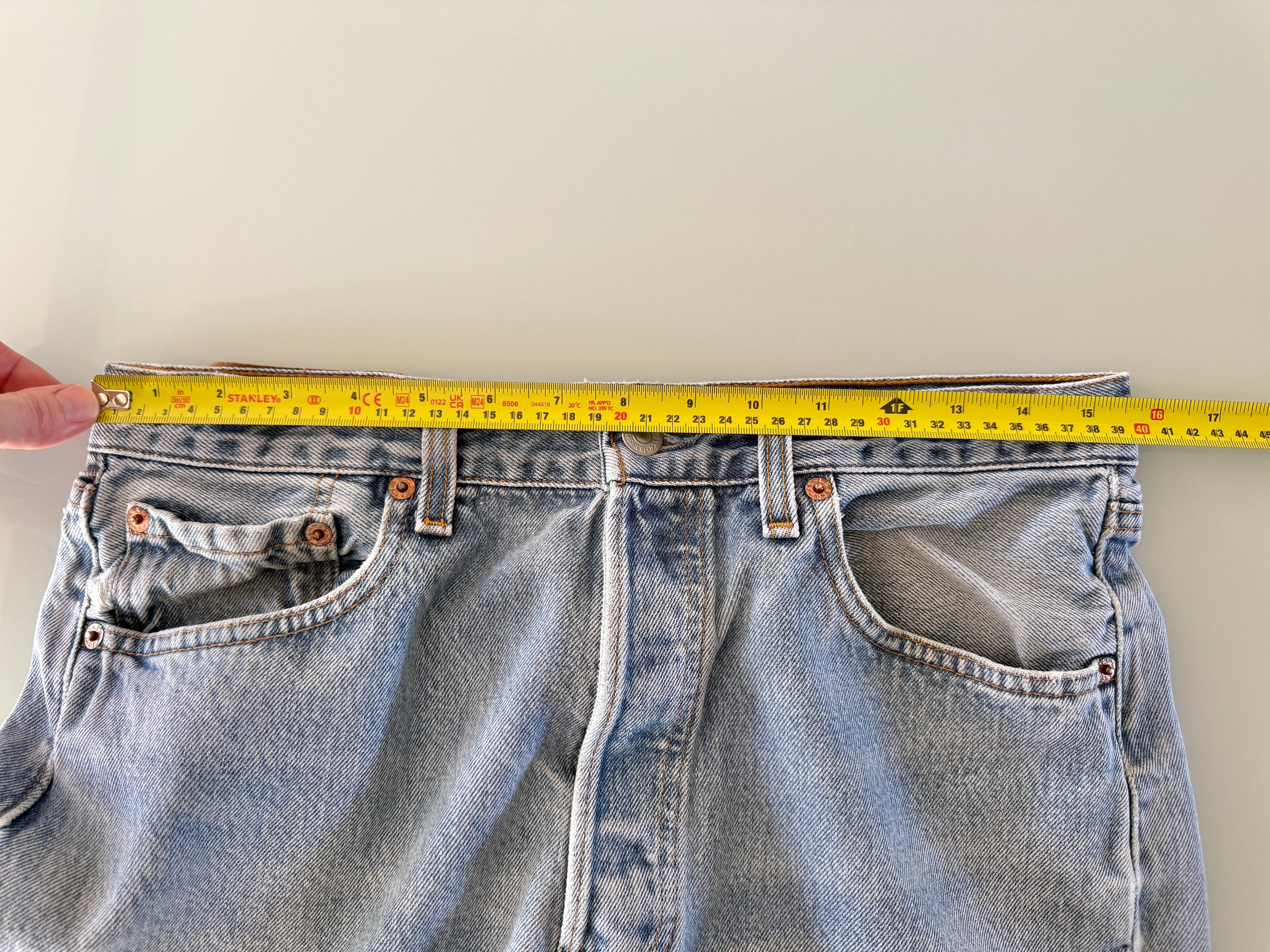 W31 L31 vintage Levis 501 30/31” measured lighter blue 90s USA Levi’s 501s