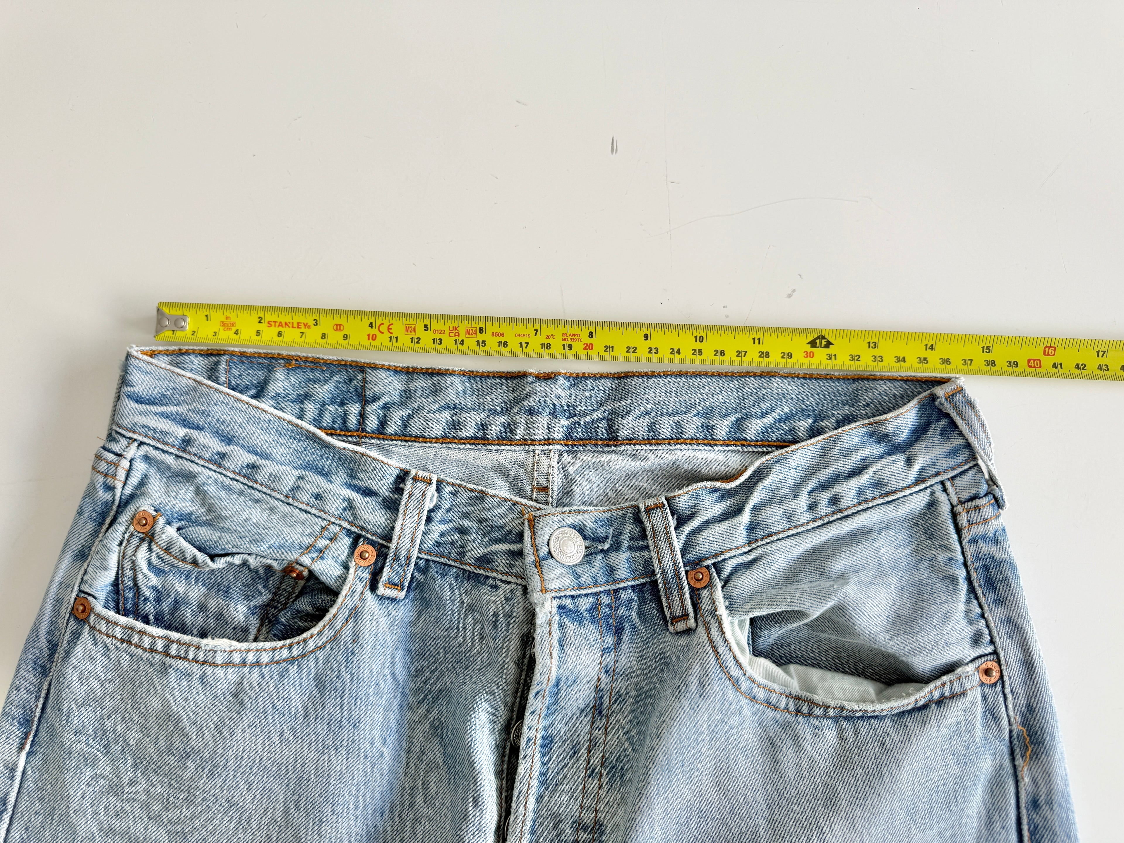W29 L35 vintage Levis 501 28-29” measured light blue faded 90s denim Levi’s 501s