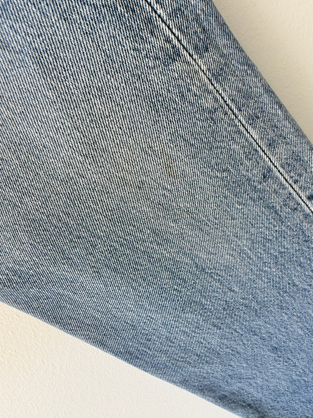 W28 L31 vintage Levis 501 27/28” measured waist medium blue 90s USA  501s